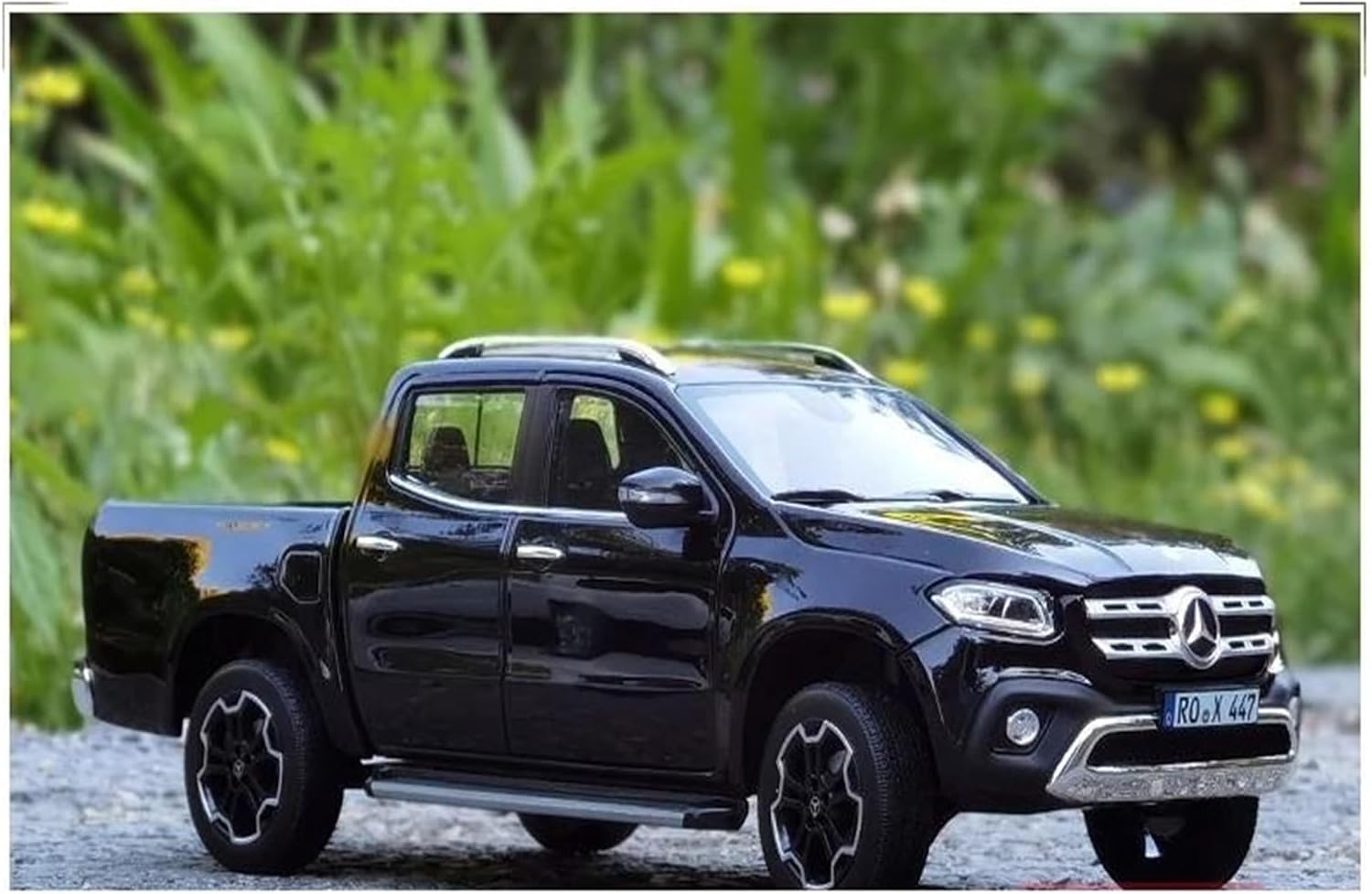 1/18 メルセデスベンツ　Xクラス　ピックアップトラック　ブラック　ミニカー 1/18 メルセデスベンツXクラスピックアップトラックブラックミニカー