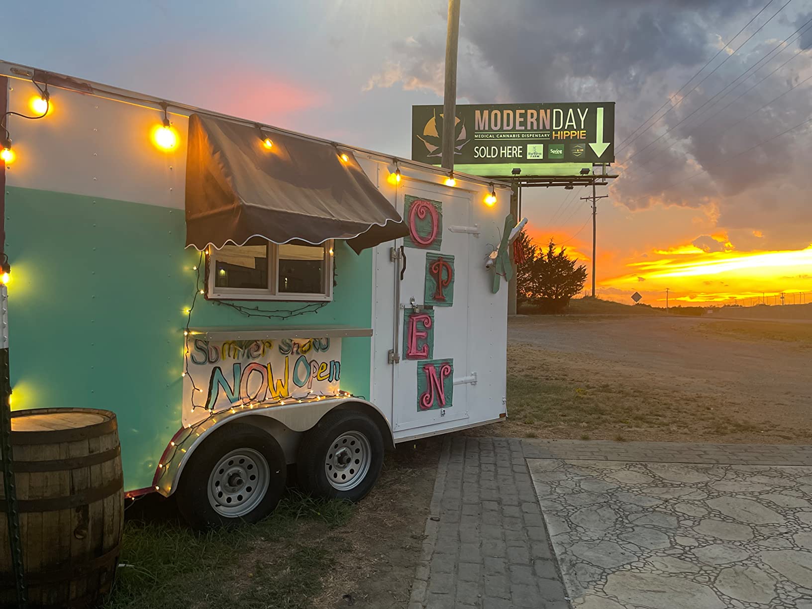 Very easy to install and use and fold!