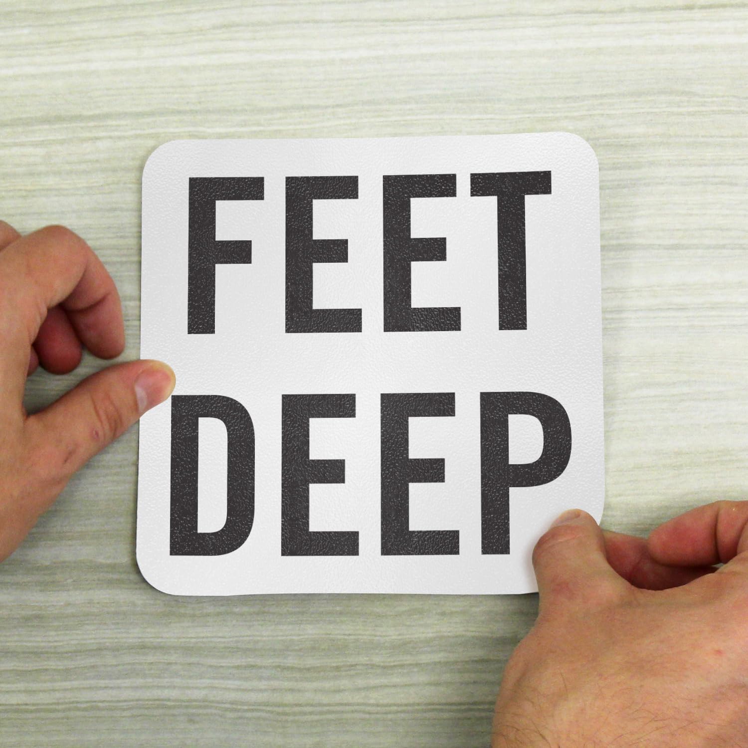 SmartSign "Feet Deep" - Marcador adhesivo de profundidad de piscina, altura de letra de 4 pulgadas, vinilo laminado de 20 mil con superficie antideslizante de guijarros, 5.75 x 5.75 pulgadas, blanco y