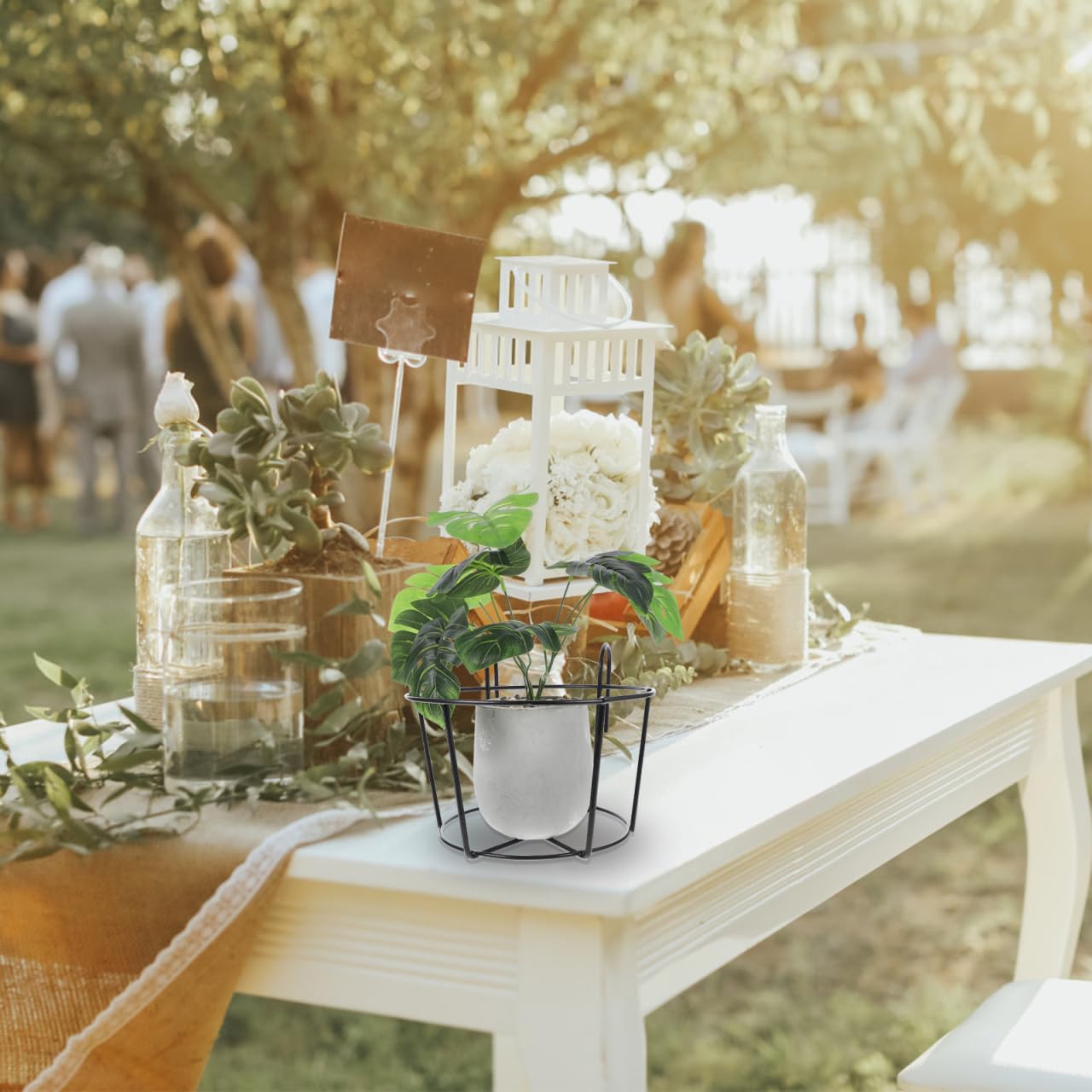 Angoily Lot de 2 pots de fleurs ronds en métal à suspendre - Support de pot de fleurs en fil de fer - Support de pot noir - Étagère en fer - Panier à plantes de balcon pour clôture de balcon en plein