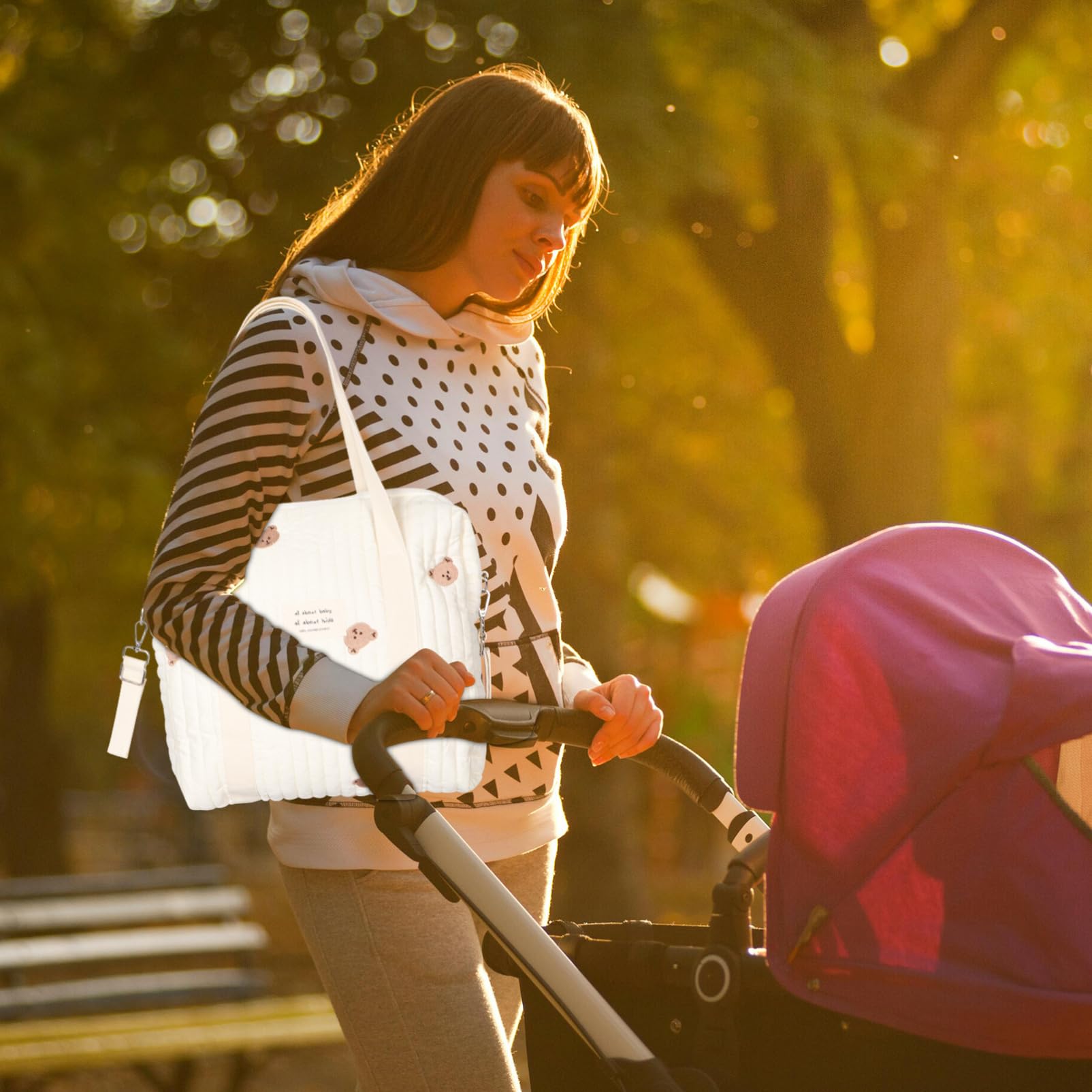 Tragbare Windeltasche mit Reißverschluss und Stickerei aus Baumwolle | Unterwegs und Reisen, Weiß mit Hardware, Passend für Babywindeln und Kleinkind Windeln