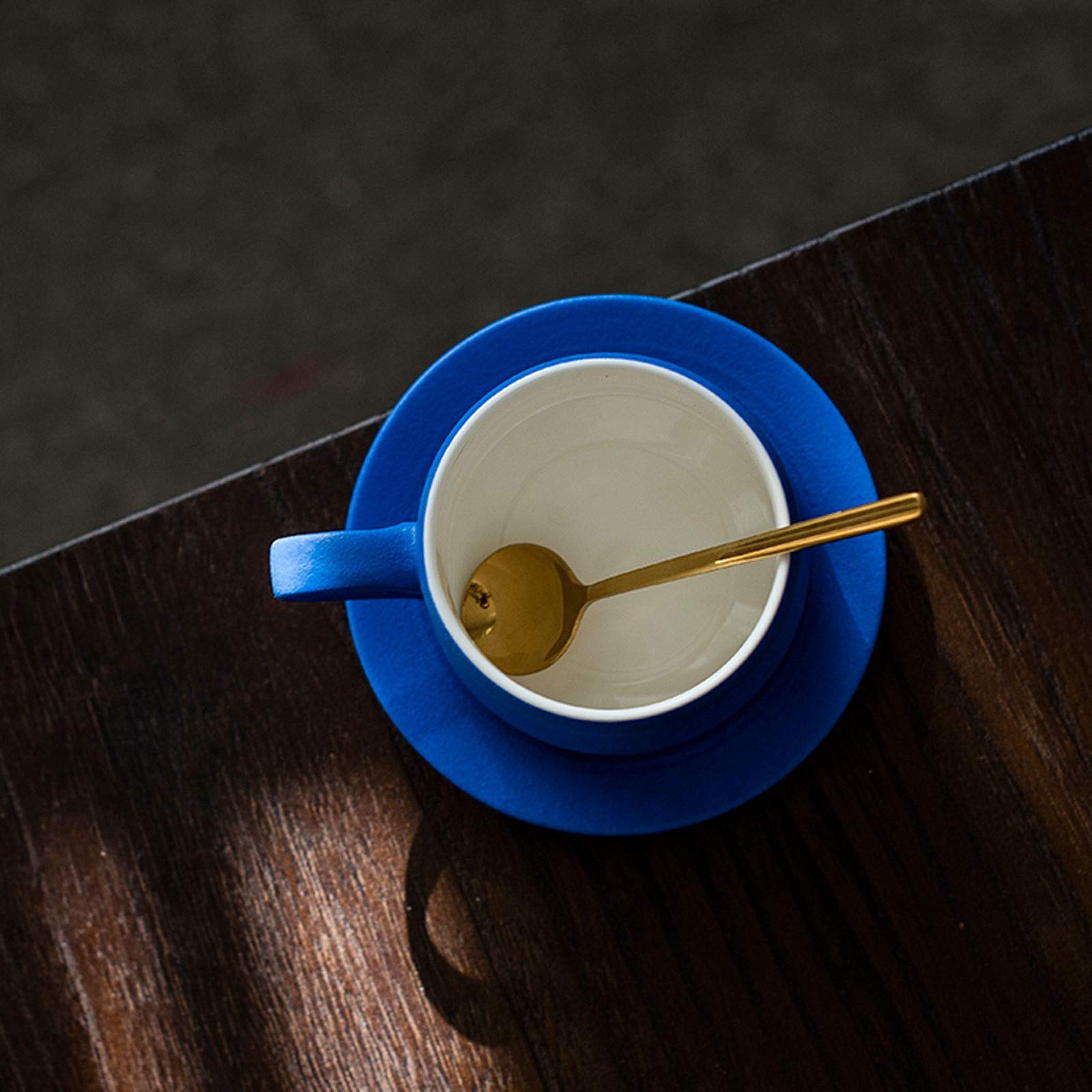 Kubek Filiżanki do espresso ze spodkami 7,4 uncji - matowe niebieskie wykończenie, wnętrze w jednolitym kolorze Ceramiczna filiżanka do kawy Kubki do herbaty i kawy