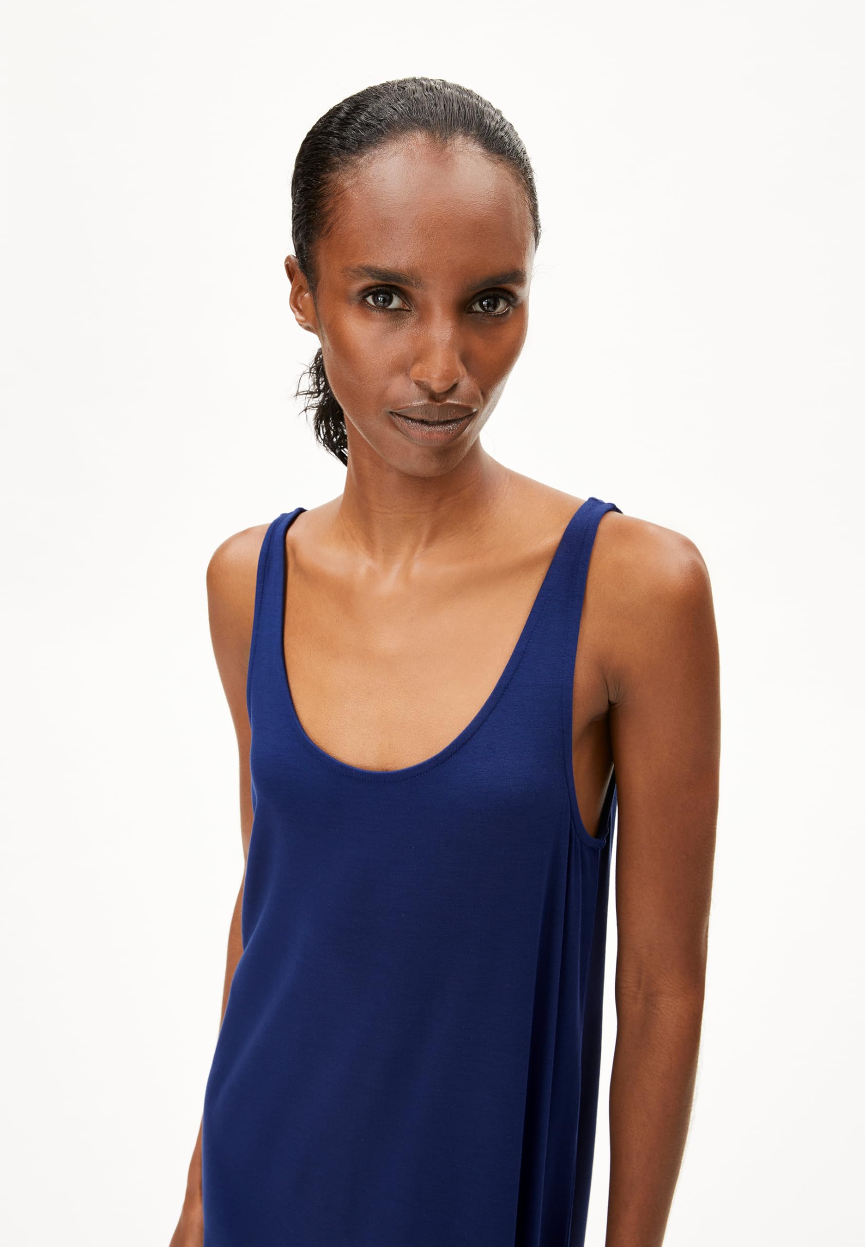 ARMEDANGELS MAELIAA SOLID Damen Jerseykleid Slim Fit LENZING ECOVERO Viskose Mix
