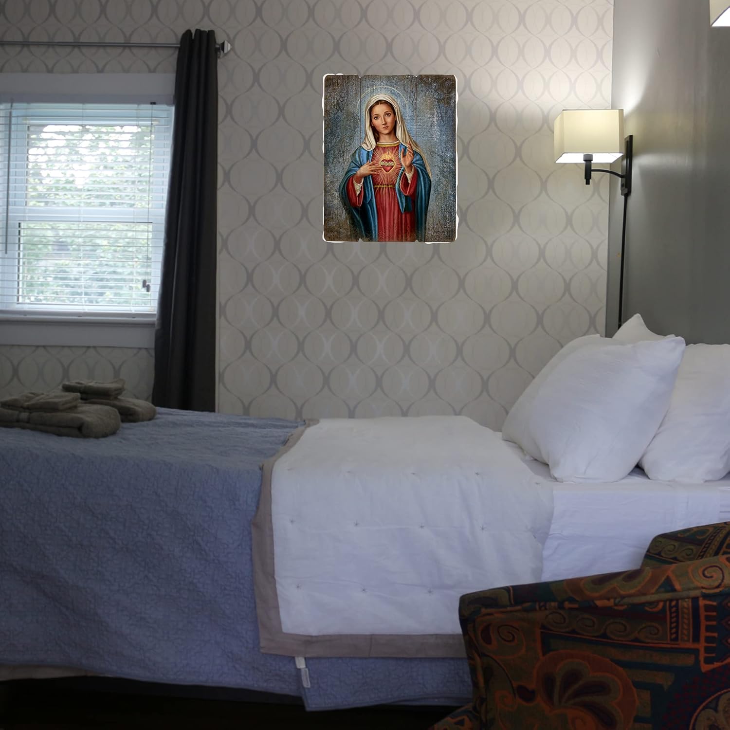 Needzo Immaculate Heart of Mary Wooden Pallet Sign, Religious Catholic Contemporary Home Wall Decorations, 15 Inches