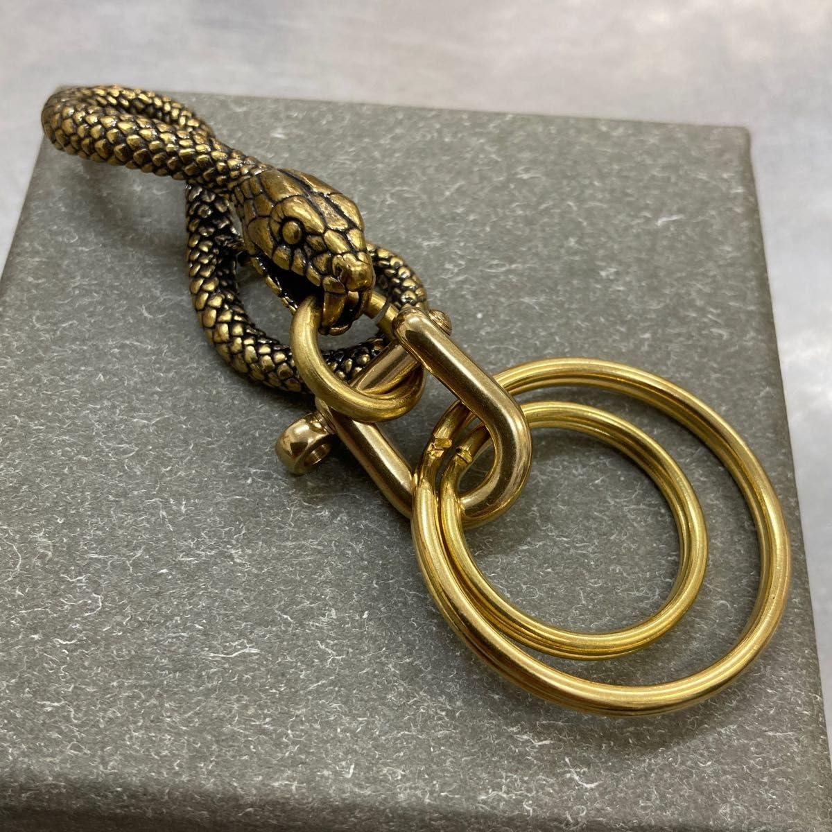 Amazon.co.jp: 真鍮製カラビナ スネークキーリング キーフック 蛇  