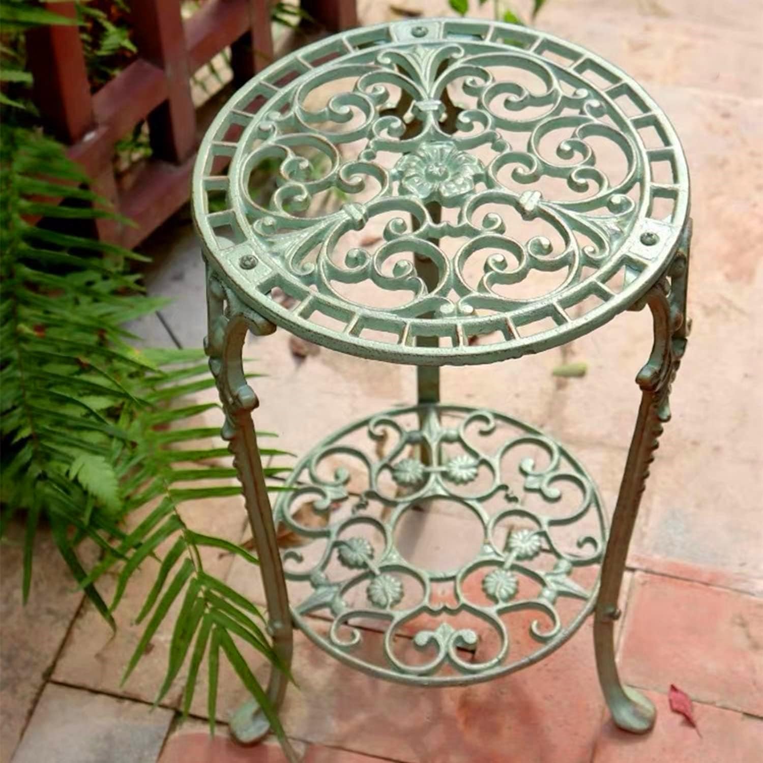 Table d'appoint de patio en métal à double couche avec découpes de fleurs pour jardin