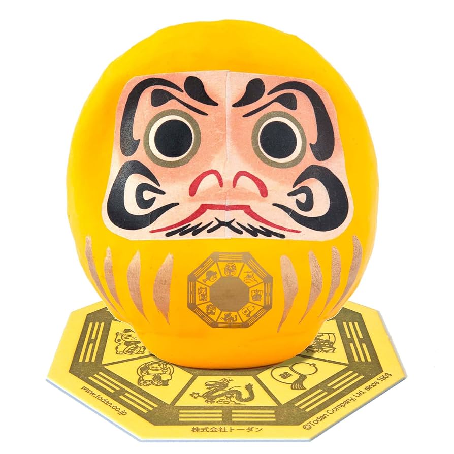 Amazon.co.jp: 東団や 縁起物【金運だるまさん・1号 9cm：台座付