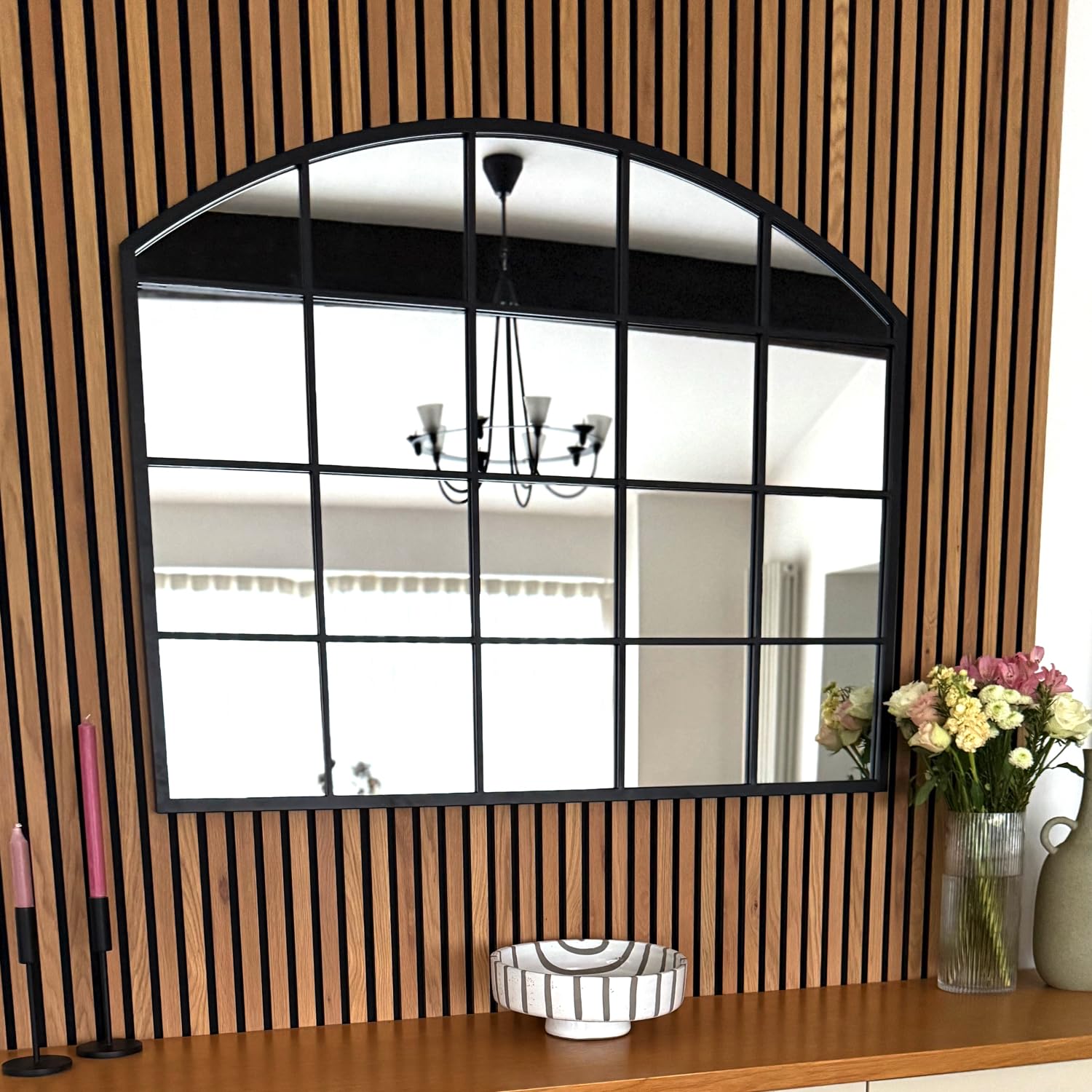 Jobu | Arched Mirror with Metal Window Frame Style in Black – 95cm x 120cm for Bedroom, Hallway or Living Room | Tomi