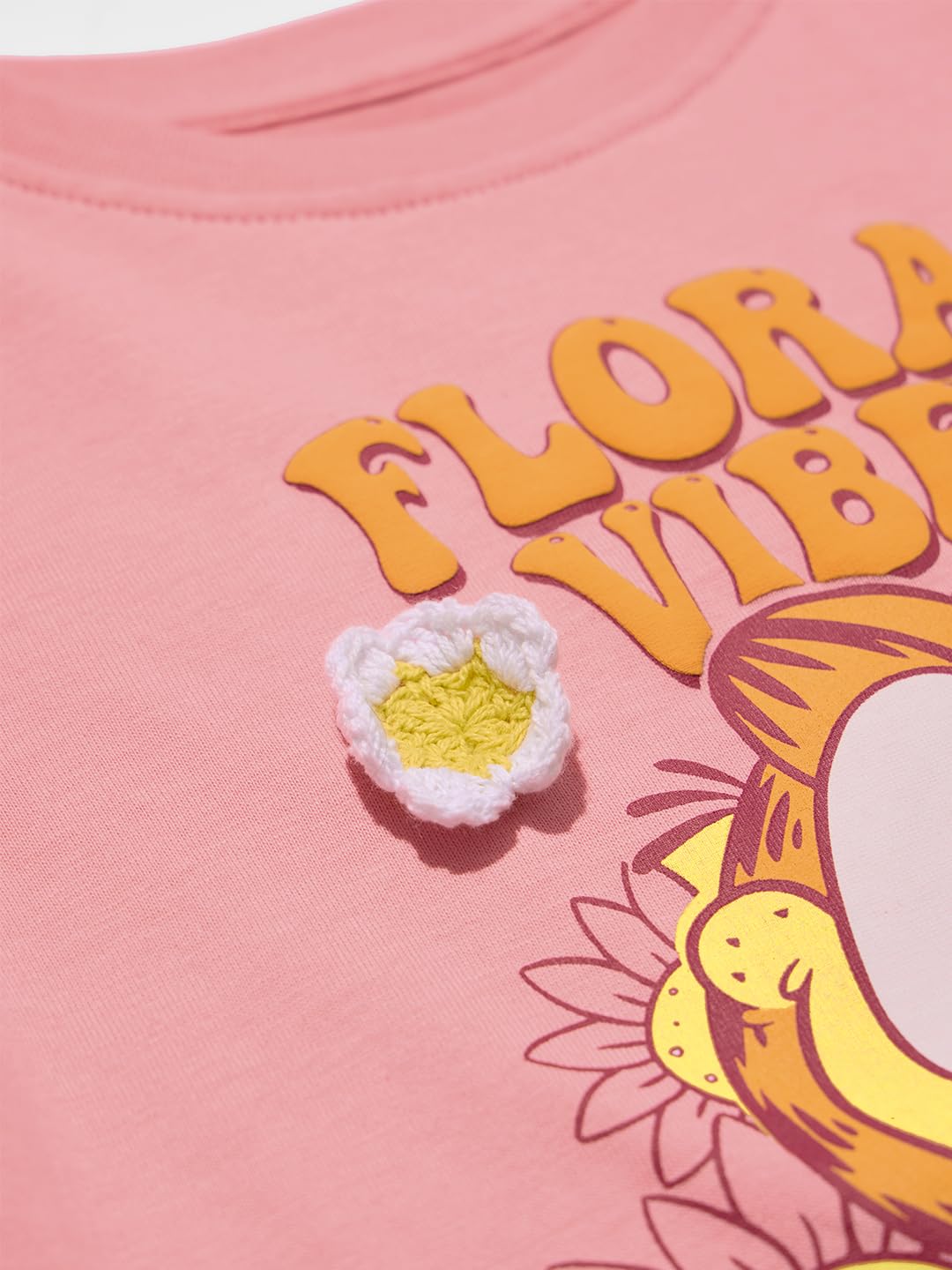 The Souled Store Garfield - Camiseta de manga corta para niña, diseño floral, cuello redondo, estampado gráfico rosa, ajuste normal, algodón