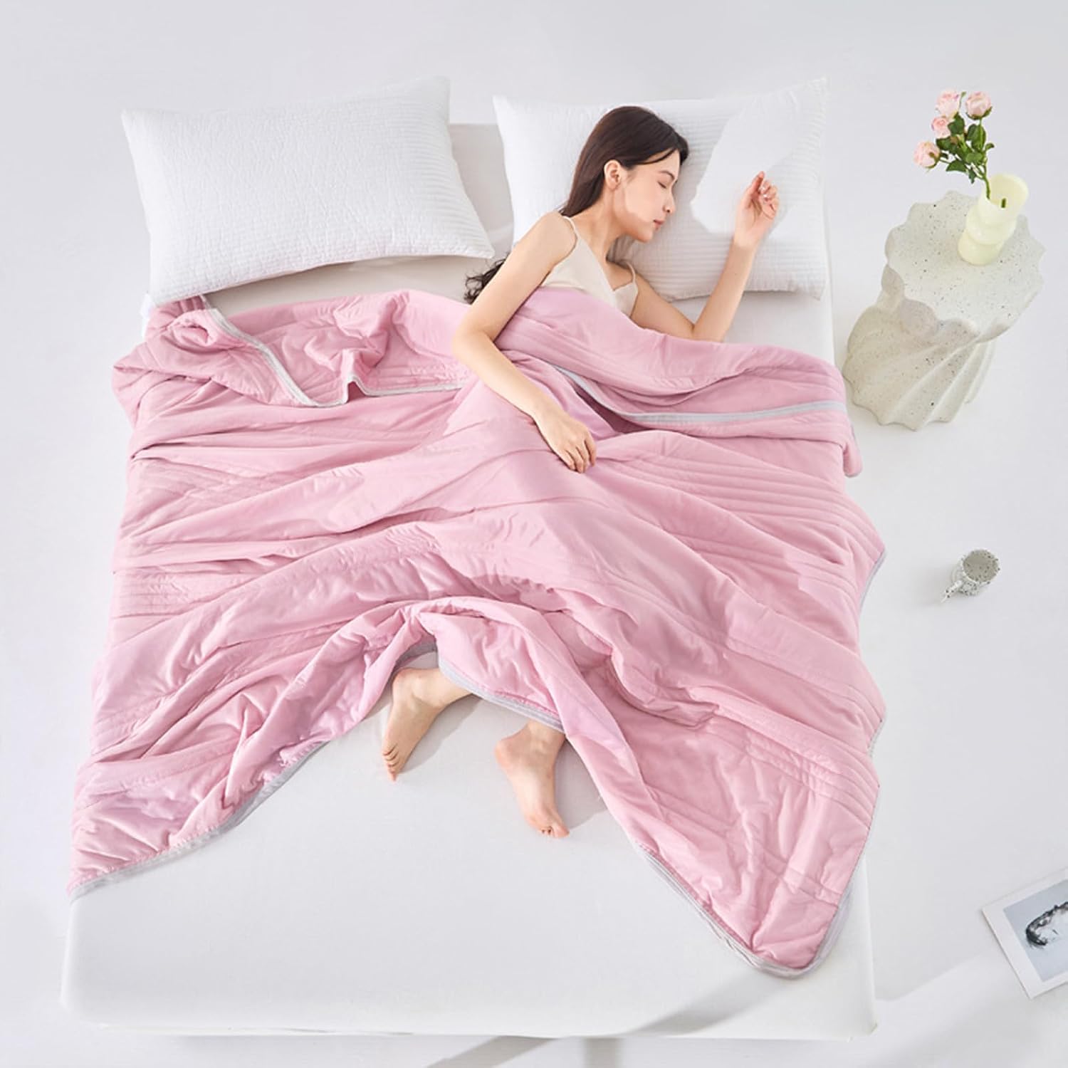 Cool Blanket, Cool Comforter Double-Sided Soft Cool Blanket for Night Sweats Hot Sleeper, Summer Cooler Quilt Suitable for All Seasons Soft Cover Quilt 79 X 60 Inches