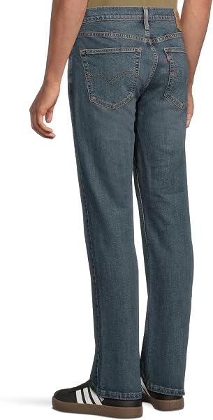 Levi's Levi's Men's 514 Straight Fit Cut Jeans (Seasonal) in use