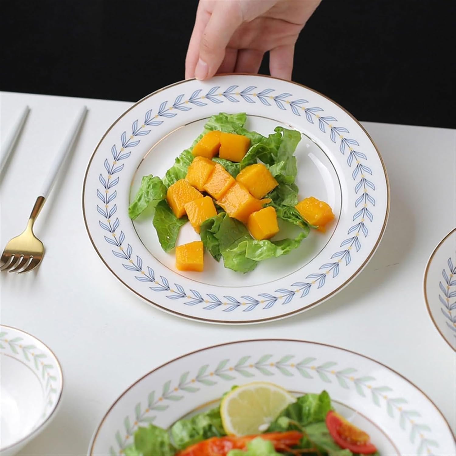 ディナープレート 8 インチディナープレートラウンドセラミックプレート葉縁ディナープレートイン小さな新鮮なキッチンスナックプレート積