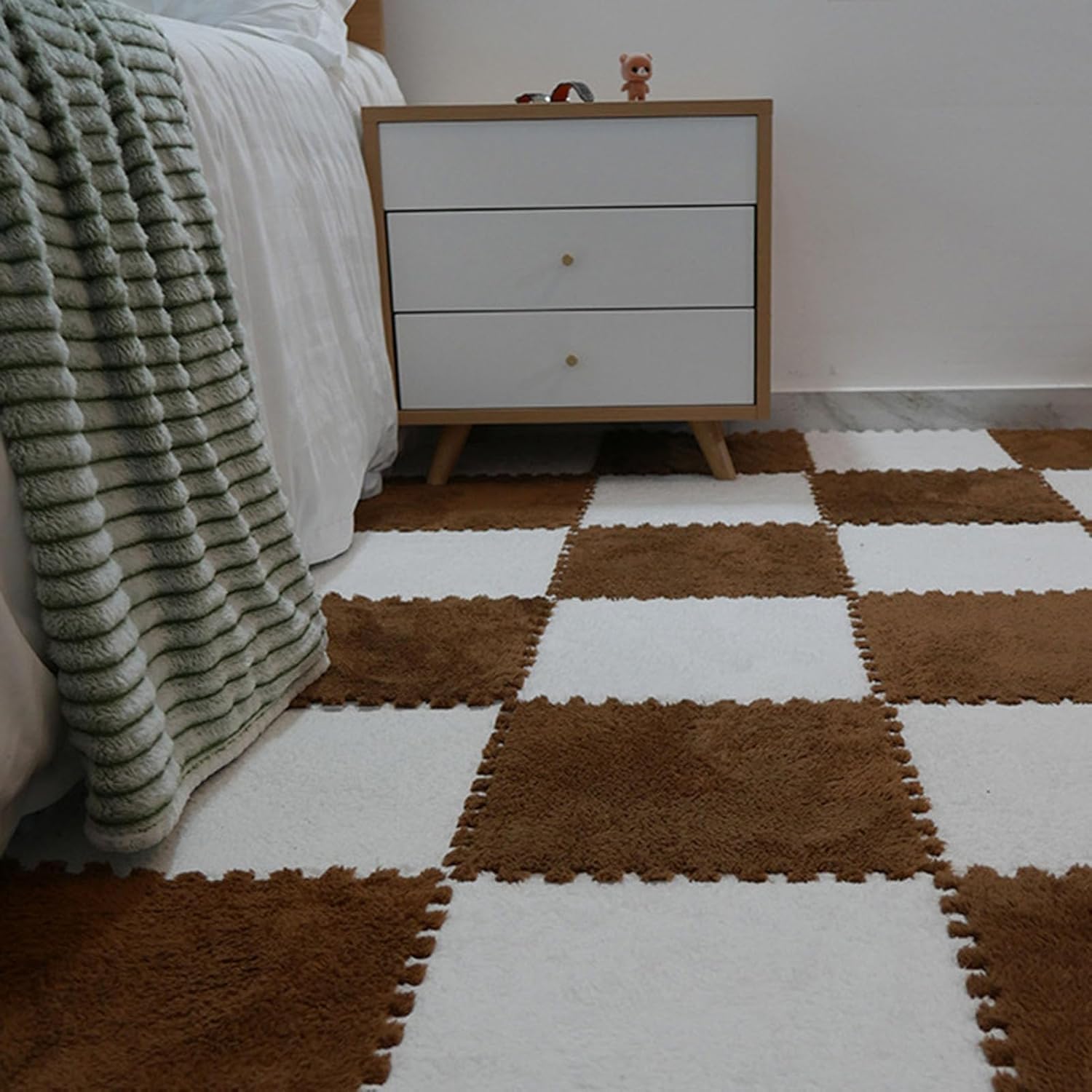 LXXW Pluszowe płytki blokujące 10 pluszowych puzzli piankowych dywaników podłogowych, kwadratowych dywaników piankowych do dekoracji podłogi w domu(Coffee+white)