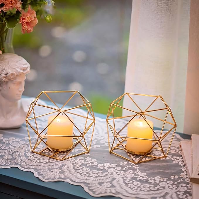 Puni prikaz zlatnog seta držača za lučice