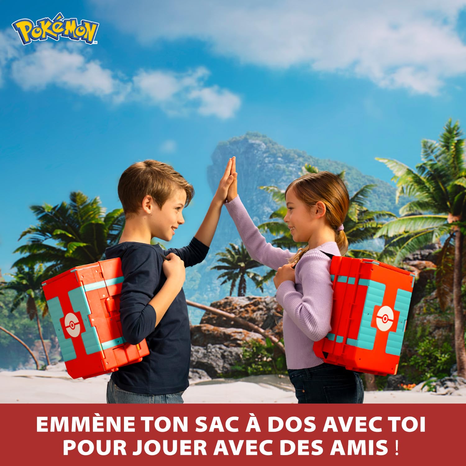 BANDAI - Pokémon - Sac à Dos du dresseur Plage - Univers de Jeu Pokémon avec Mini-Jeux - Sac Qui se transforme en Aire de Jeu Plage - Figurine Pikachu Incluse - Coffret Jouet Enfant 4 Ans et + JW3424