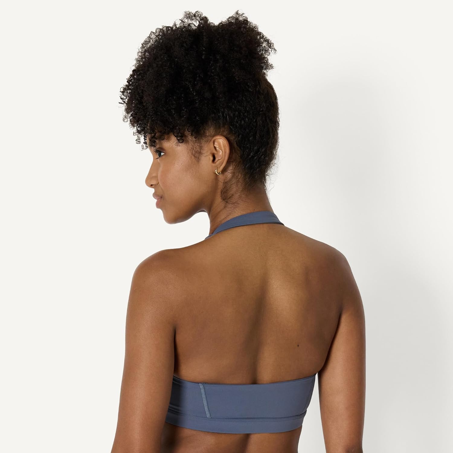 Amazon Essentials Women's Active FormFlex Buttery Soft Light Support Halter V-Neck Sports Bra - Image 3