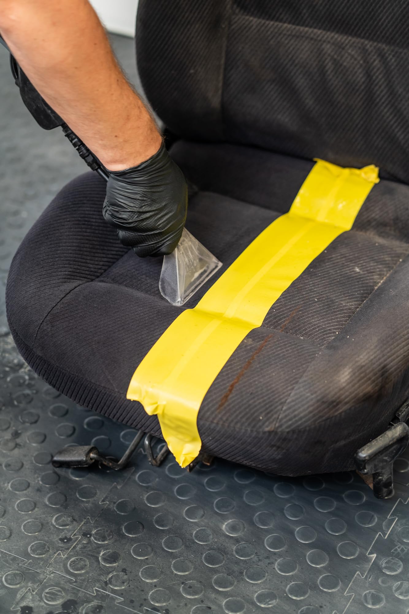 Fabriclean+ 5L Polsterreiniger Auto Konzentrat Effektiver Fleckenentferner für Stoffbezüge, Alcantara und Teppiche Fahrzeuginnenreinigung ohne Schlieren Frischer Wäscheduft