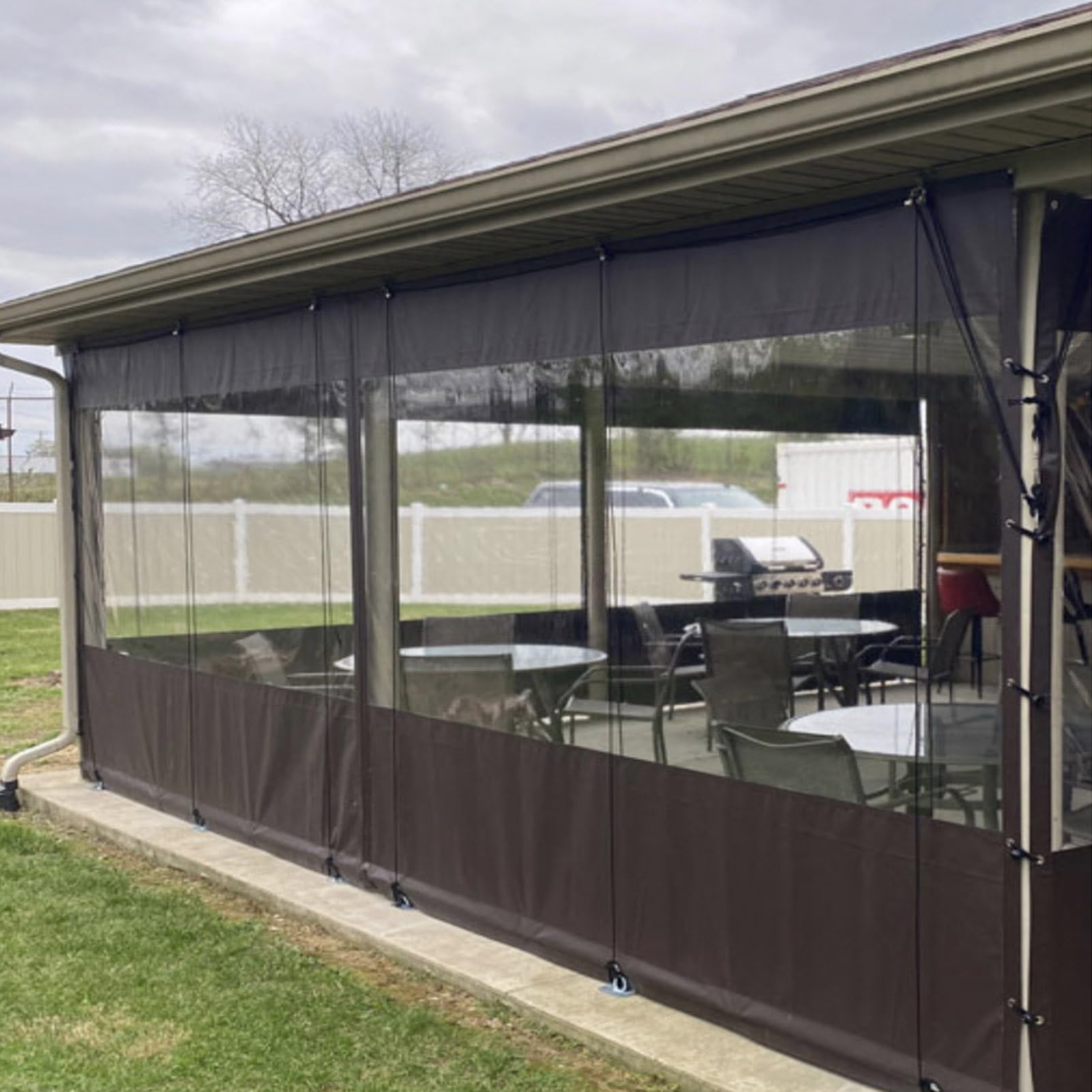 Graue PVC-Outdoor-Vorhänge für Pavillon, Pergola oder Terrasse, wasserdichte transparente Seitenteile mit Ösen (Größe: 4,5 x 3 m)
