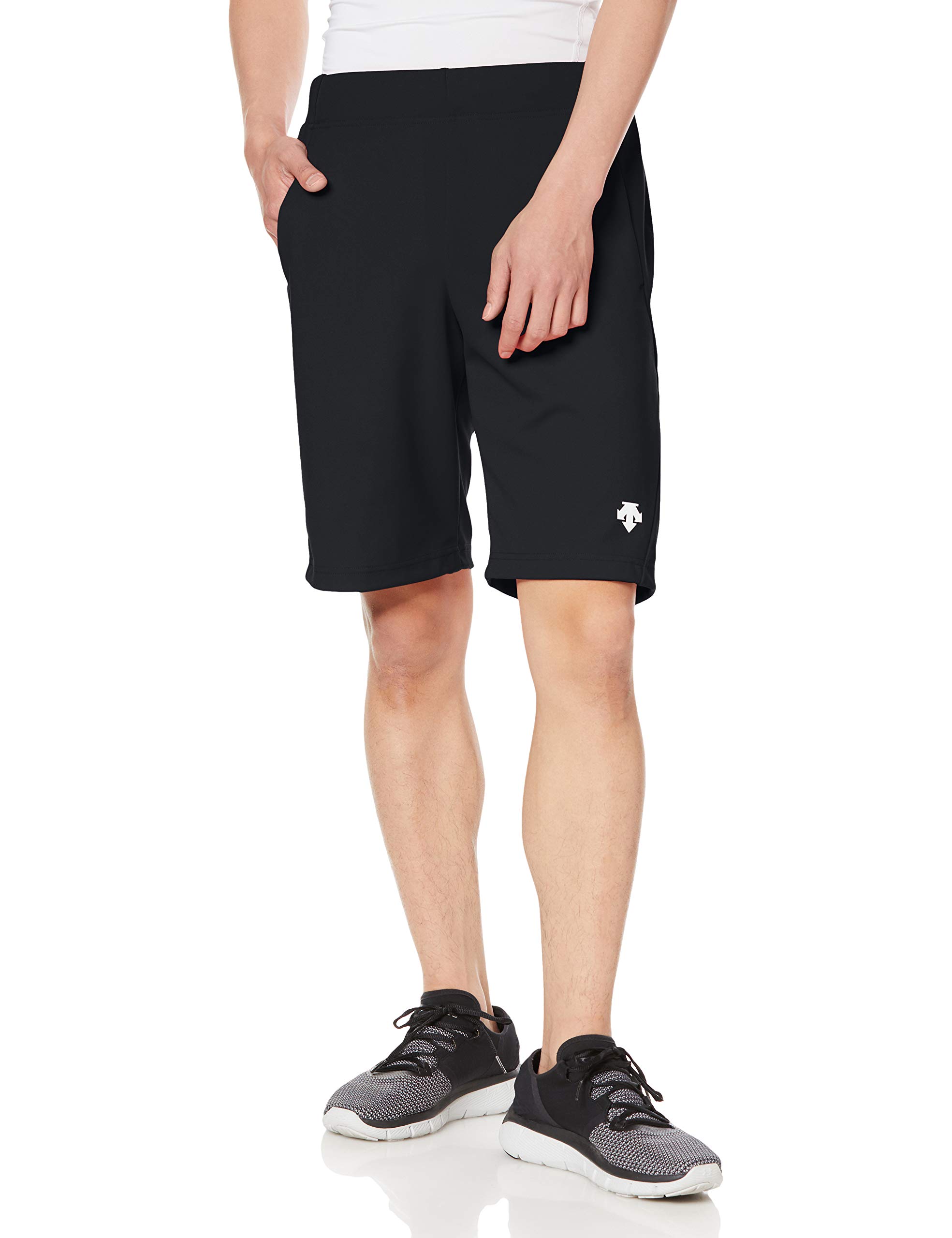 DESCENTE 黒 ハーフパンツ ７分丈　調整可能ウエスト　サイズO DESCENTE 黒 ハーフパンツ 7分丈 調整可能ウエスト サイズO
