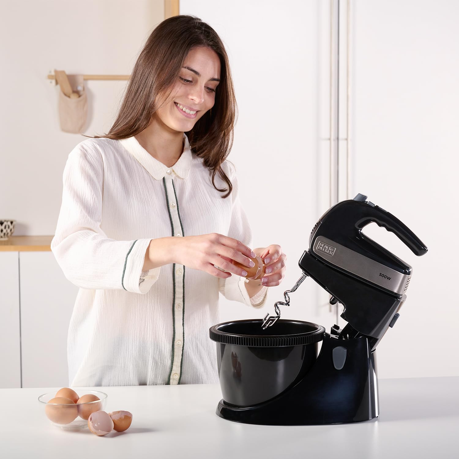 BLACK+DECKER BXMXA500E Blender Ugniatający, 500W, z obrotową miską, wyjmowana miska 2,5L, 5-biegowa, turbo, 2 zestawy wymiennych prętów - ugniatarki i miksery