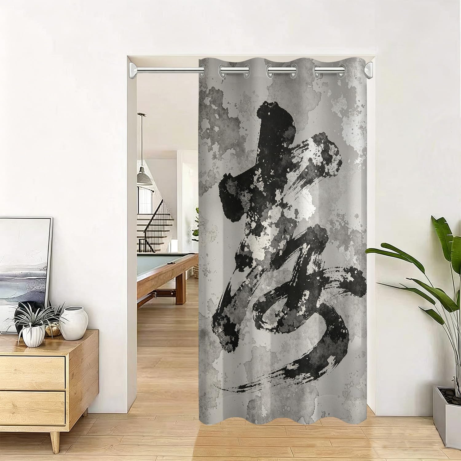Rideau porte occultant et isolant thermique calligraphie noire et blanche 150x203cm