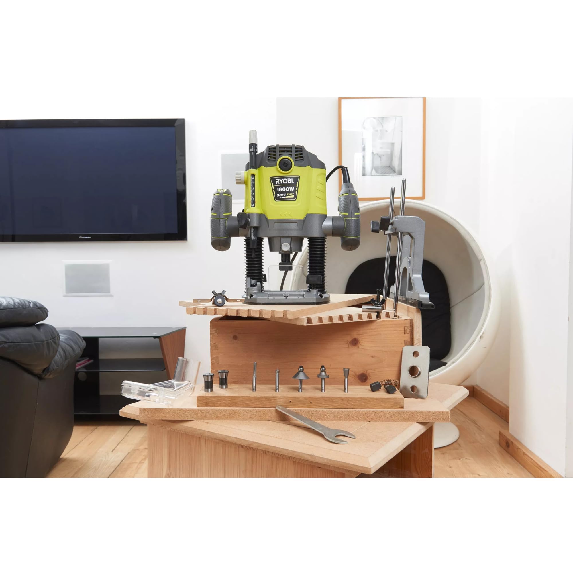 Défonceuse électrique RYOBI - 1600W - 254mm - RRT1600-K
