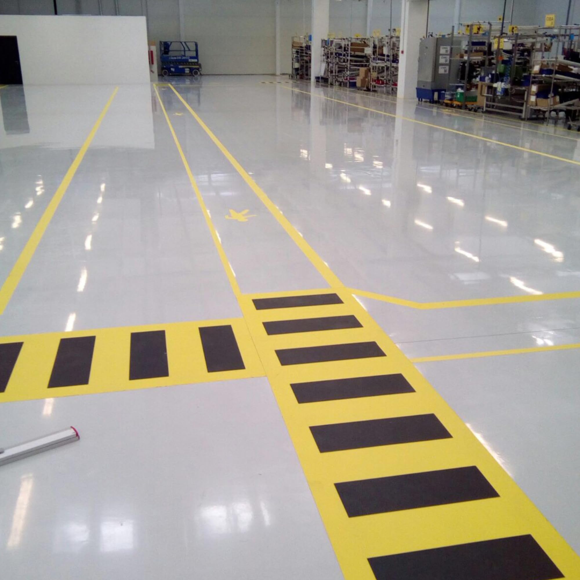 FindTape Nastro per segnaletica per pavimenti PermaStripe per carichi pesanti: 2 in. (48mm actual) x 90 ft. (Blu)