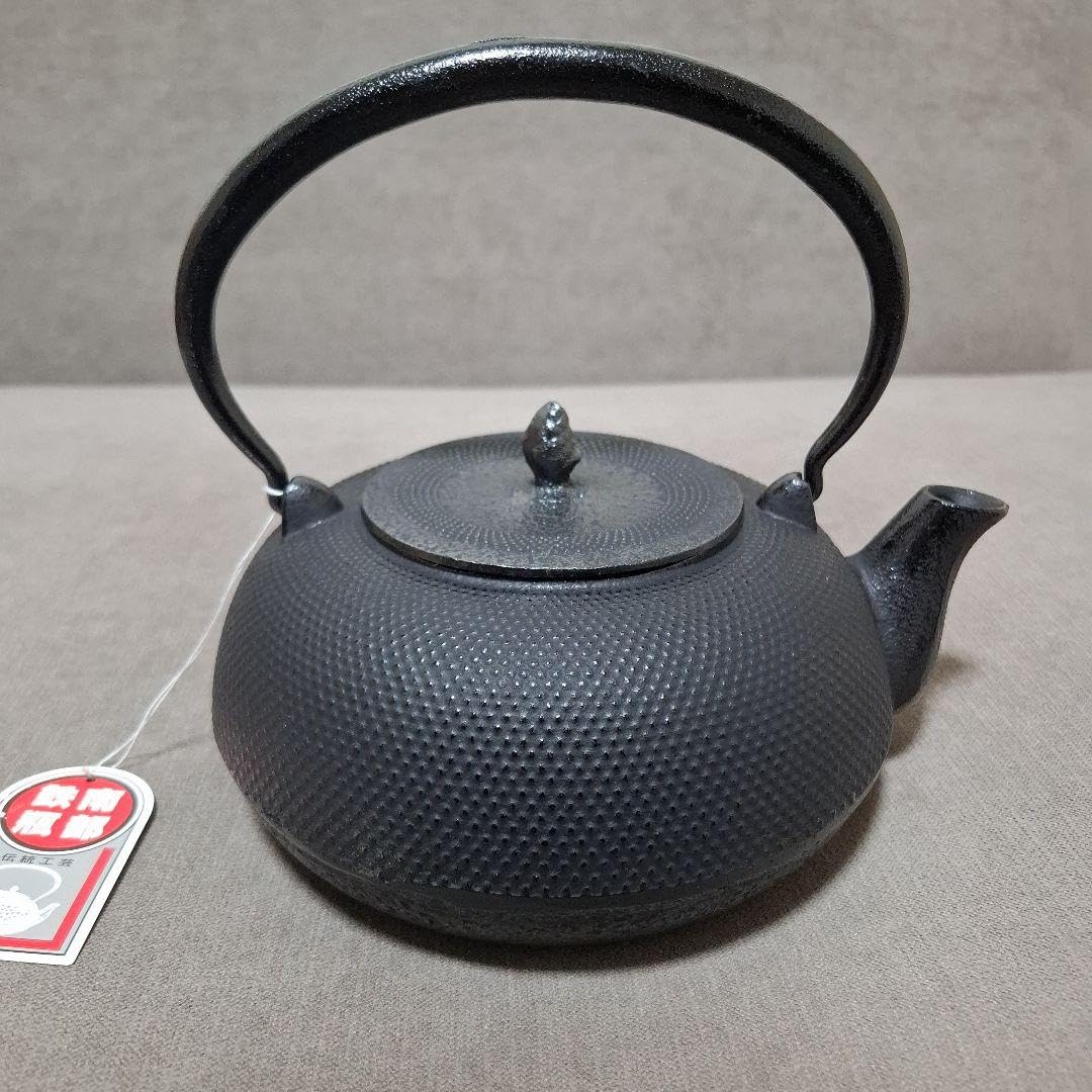 未使用品、栞付　南部運南堂鍋元造　南部鋳吉銘１５型アラレ　南部鉄瓶　南部鉄器 Amazon | 南部鉄瓶 南部鉄器 1.7ℓ 運南堂 鍋元 平丸あられ | ノー