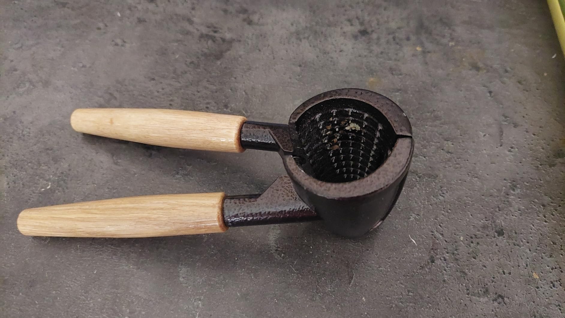 Casse-Noix Avec Manche En Bois - Ouvre Noix, Noisettes Et Bouchons - Design Compact Et Efficace