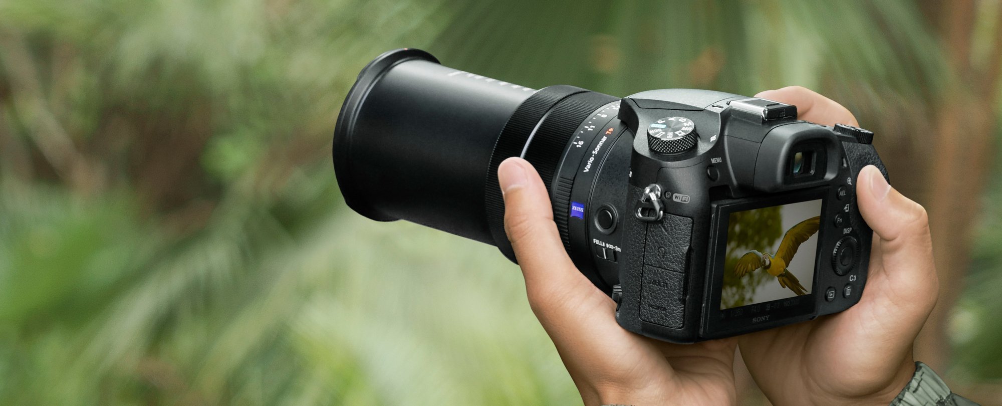 Sony RX10 IV | Zaawansowany aparat kompaktowy premium (przetwornik typu 1,0″, obiektyw Zeiss 24–600 mm F2.4–4.0, szybki system AF 0,03 s, nagrywanie filmów 4K)