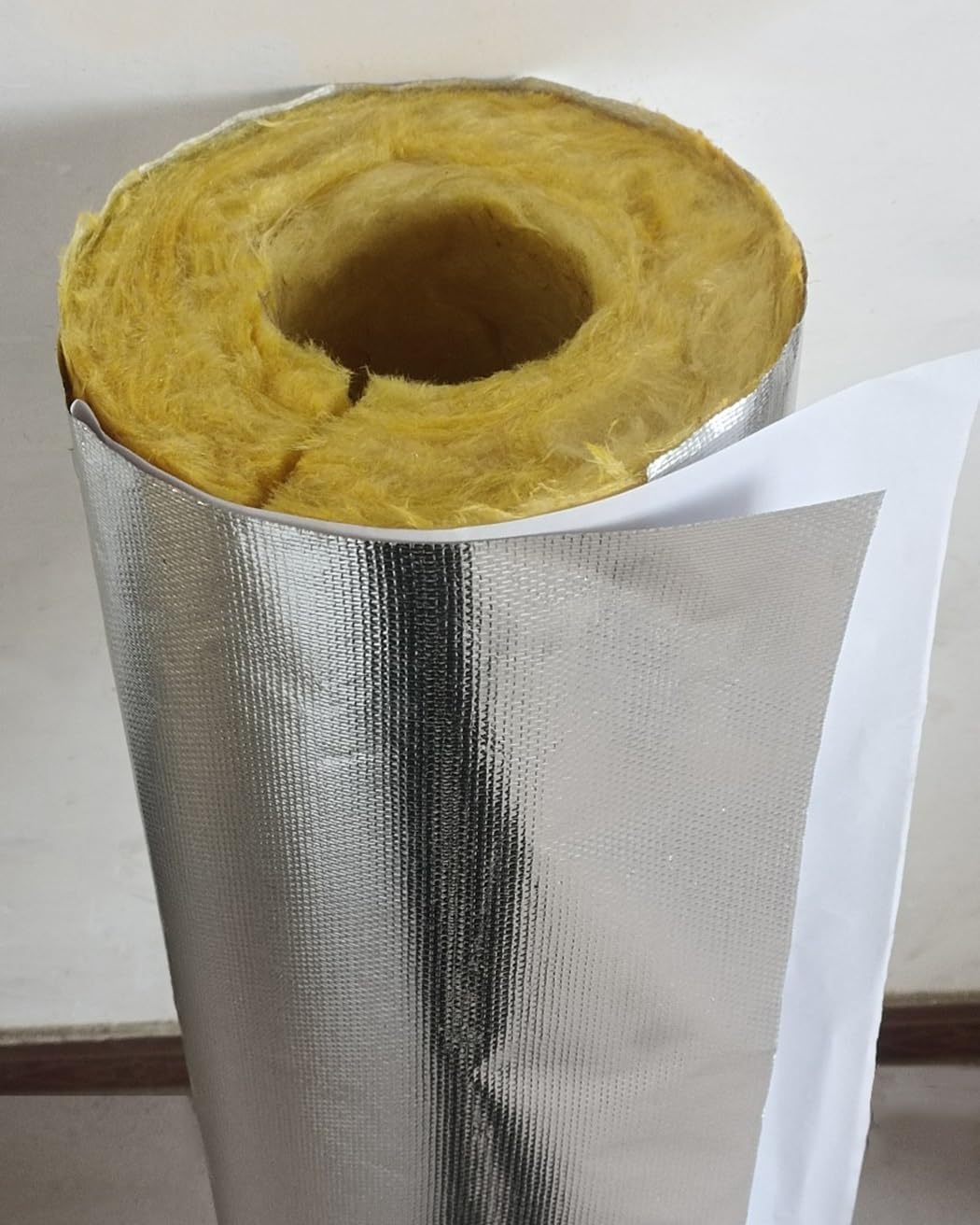 Antifreeze Insulation Wrap, Insulated Pipe, Self-Adhesive Insulation Shell, Glass Wool Pipe Rock Wool Insulation Pipe Covers, Pipe Insulation Tubing 1.18"/2" Thick Wall(43mmX30mm)