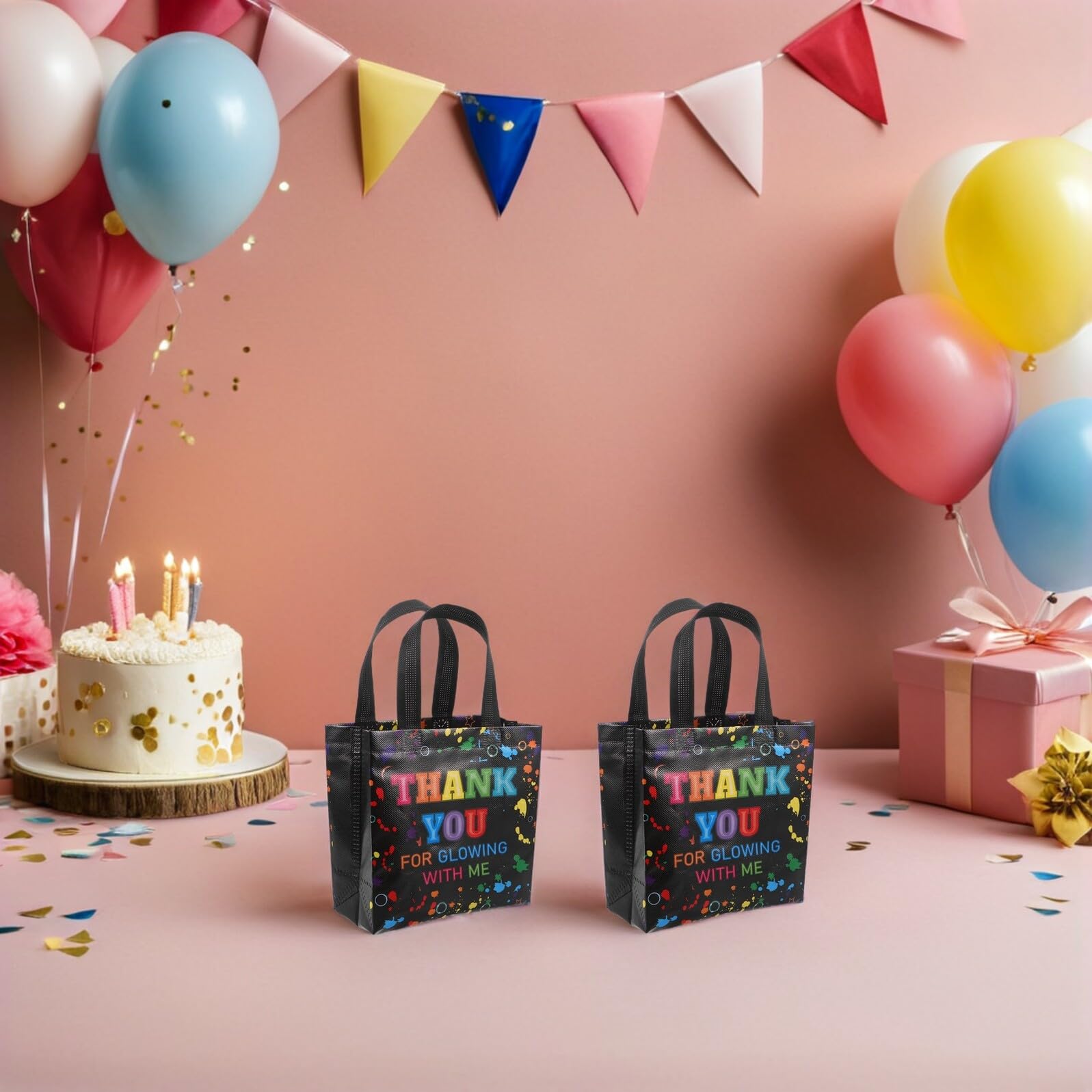 GARIOUANS 30 Piezas Bolsas de Obsequio No Tejidas para Fiestas de Cumpleaños con Asas, 30 Unidades, Diseño con Dibujos Animados, Reutilizables y Resistentes para Dulces y Recuerdos en