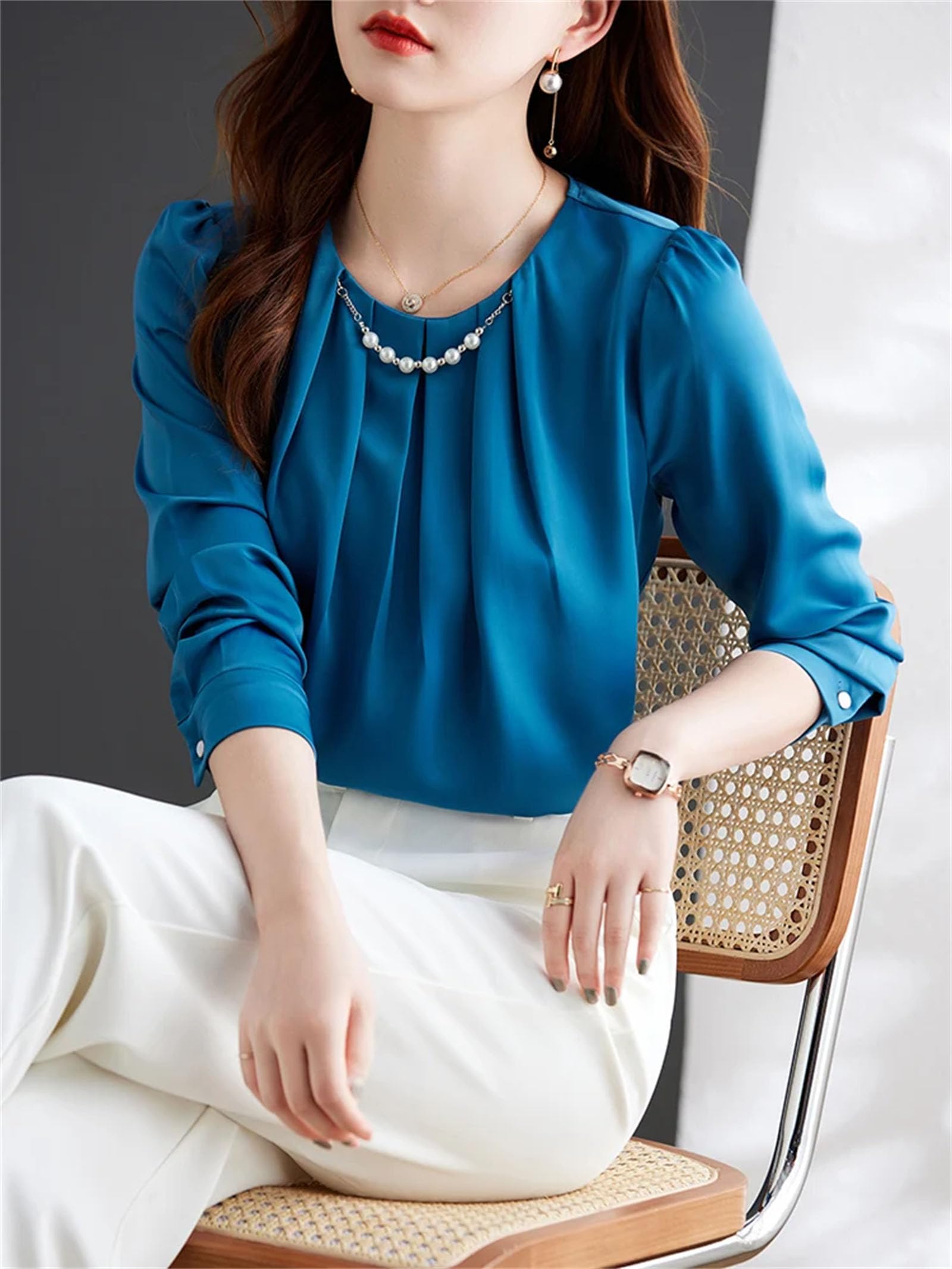 Blusas de cuello redondo para mujer, elegantes, informales, plisadas, con cadena de perlas, manga larga abombada, camisas de oficina