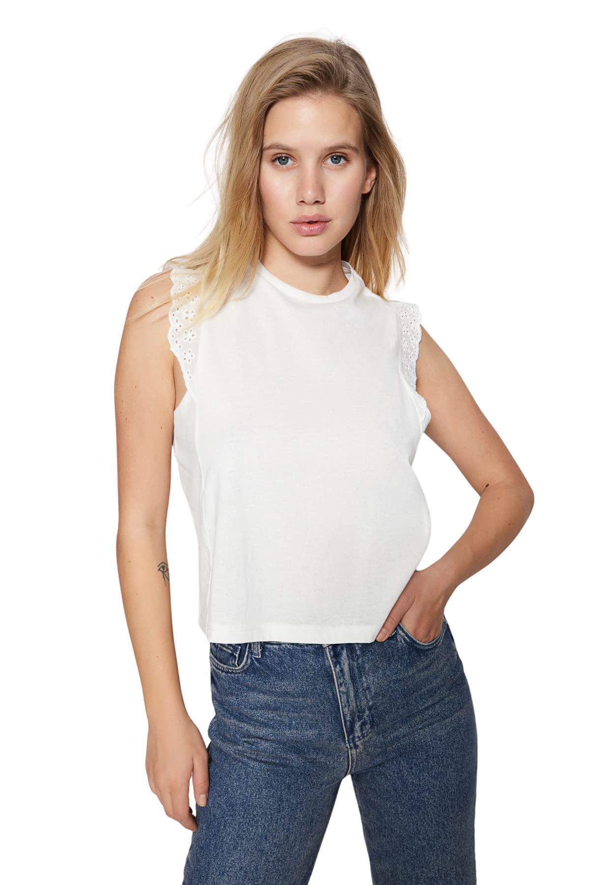 Trendyol Women's White Regular Fit Basic Crew Neck Knit Blouse,,S