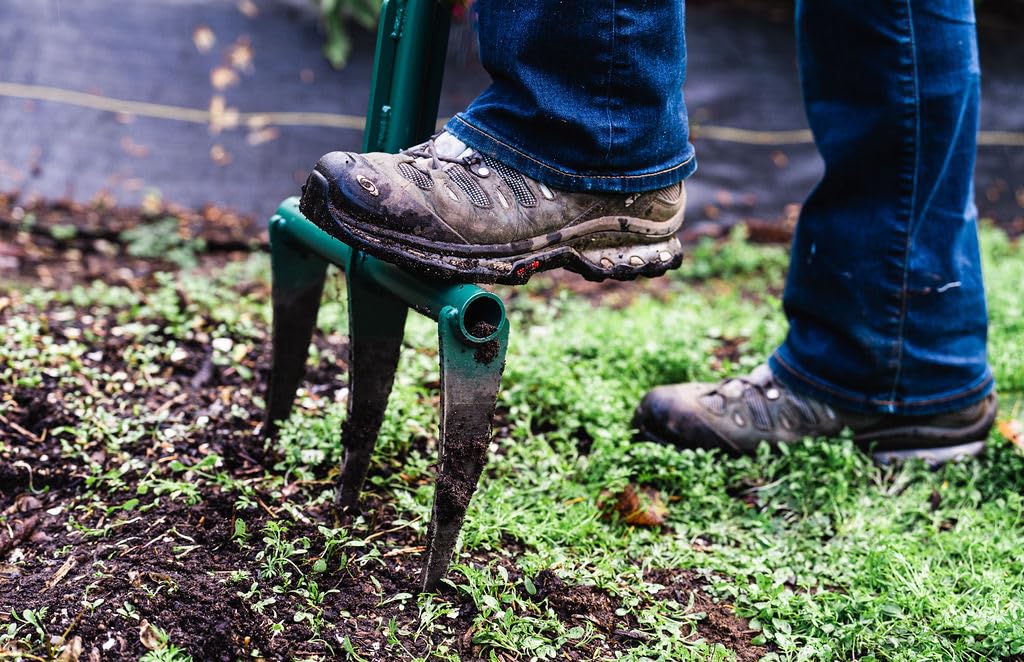 Meadow Creature Raised Bed Garden Fork - Green, 9" Tines, 12" Width, 25.5" Height, 8 lbs, Manual Operation, Metal - Image 3