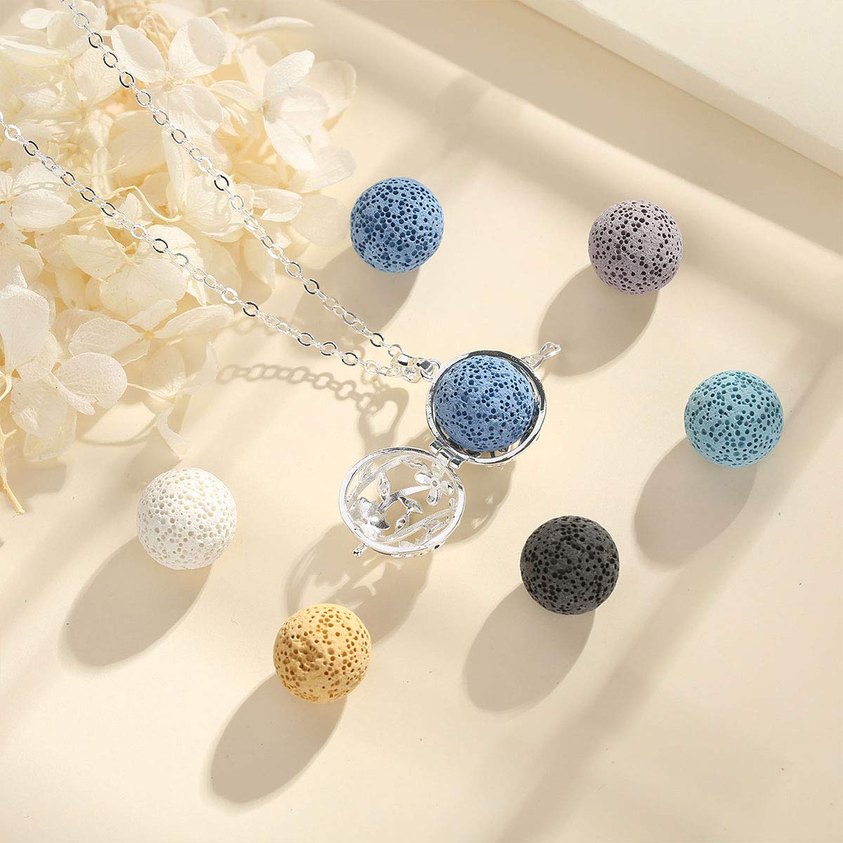 EUDORA Harmony Ball Collana Aromaterapia Ciondolo con Oli Essenziali per Donna, Collana con Diffusore Regalo di Gioielli per Ragazze con 7 Pezzi di Pietra Lavica, 24 Pollici