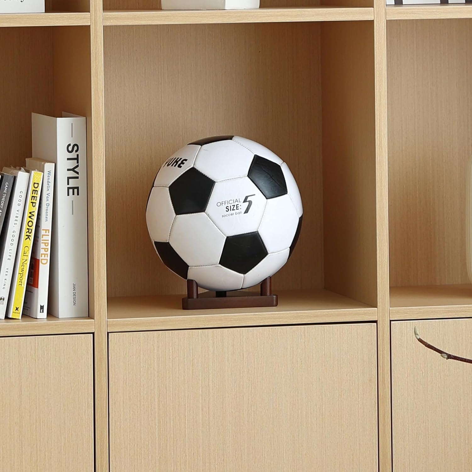 Football Stand Display Basketball Stand Set of 4 Football Ddisplay Stand with Anti-Slip Mat Soccer Holder Rack Football Holder turdy Memorabilia Display Case