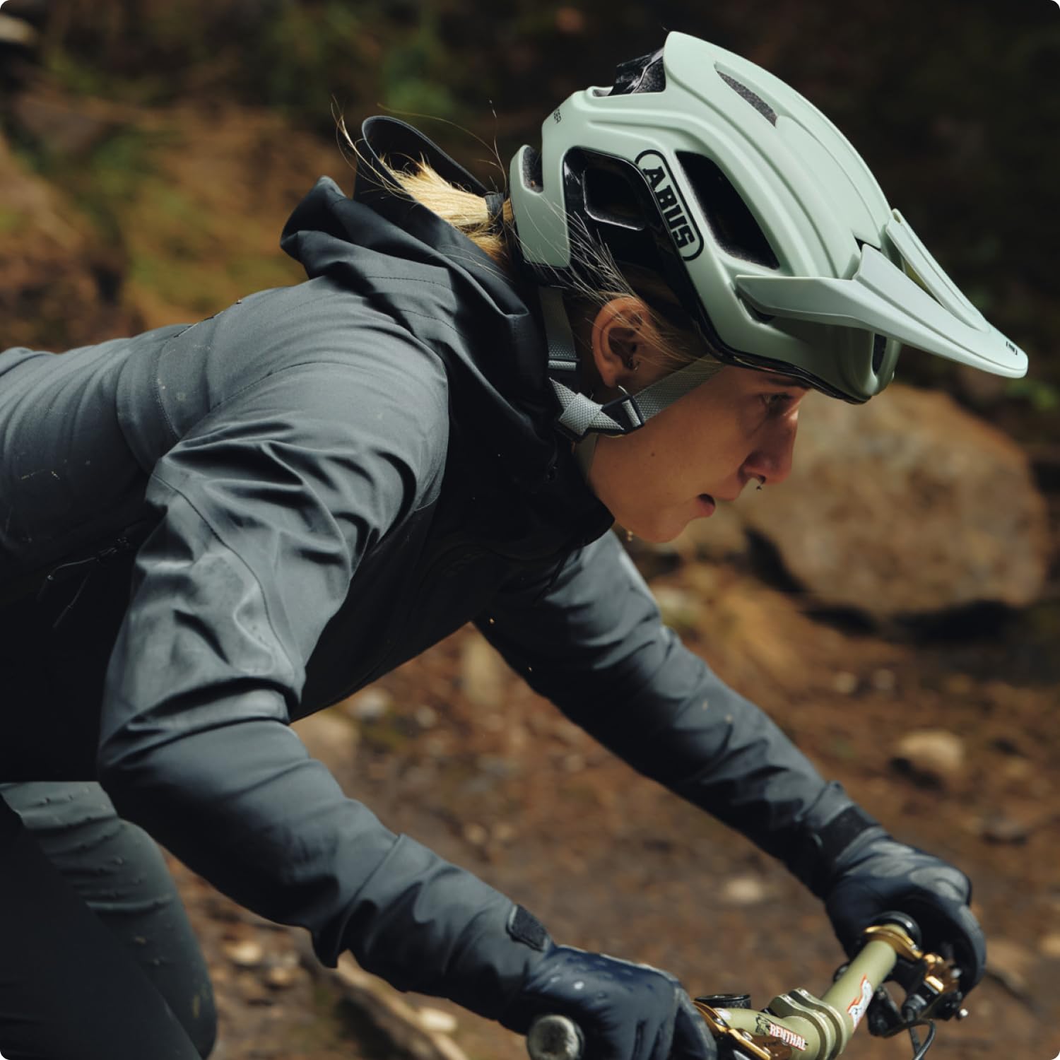 ABUS Cliffhanger MIPS Casco MTB Bicicleta de Montaña, Mist Green, S | Casco MTB con protección Mips, Singletrail y Enduro, cierre magnético, visera regulable en altura