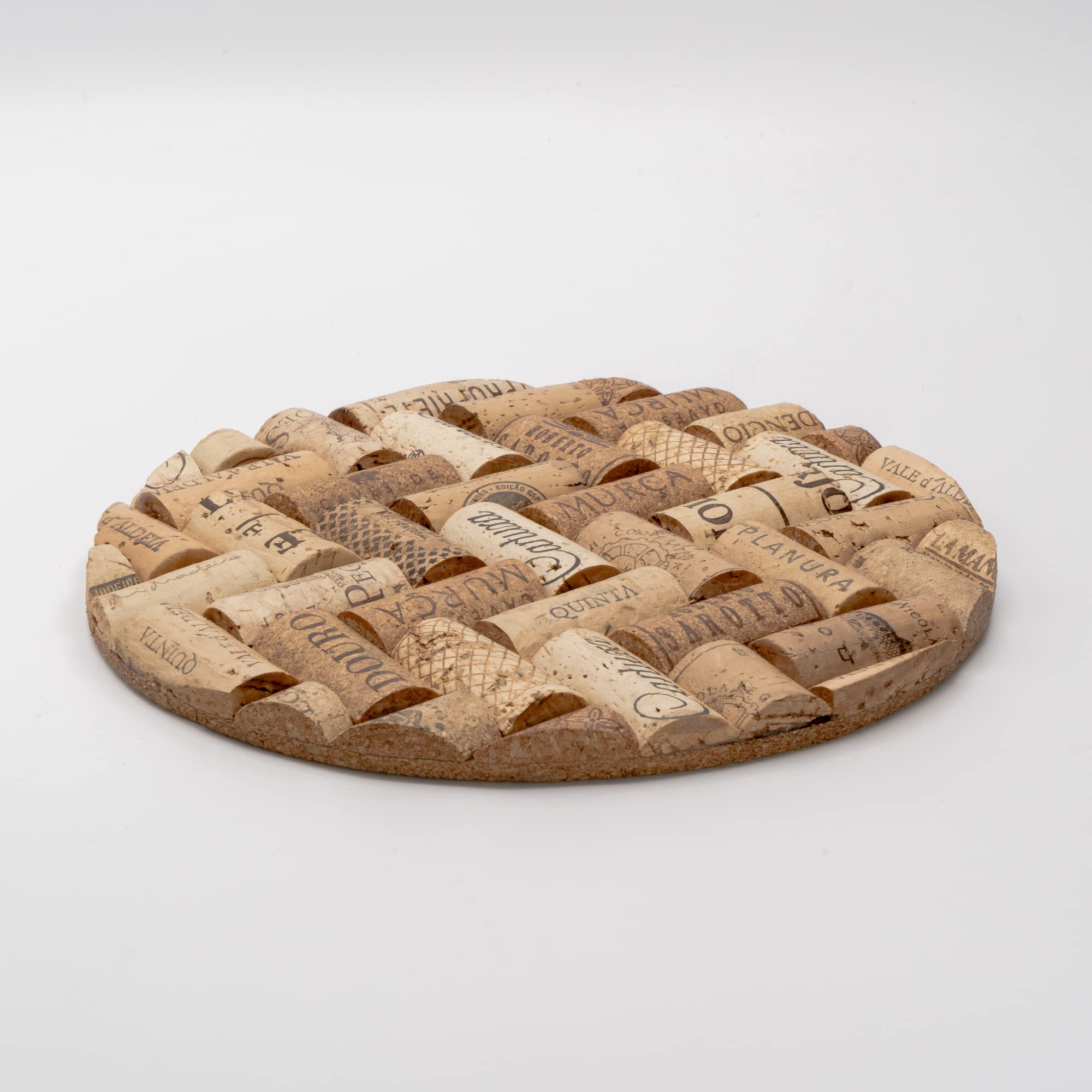 Base de table en liège sculptée à la main : l'authenticité de l'artisanat dans votre salon