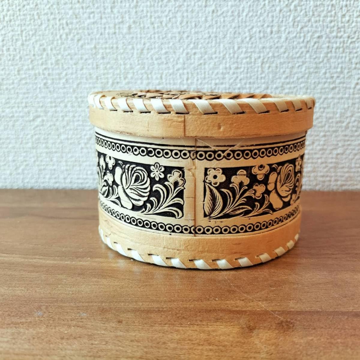 北欧ロシア雑貨、ベレスタ・白樺の小物入れ お花柄皿型ベレスタ