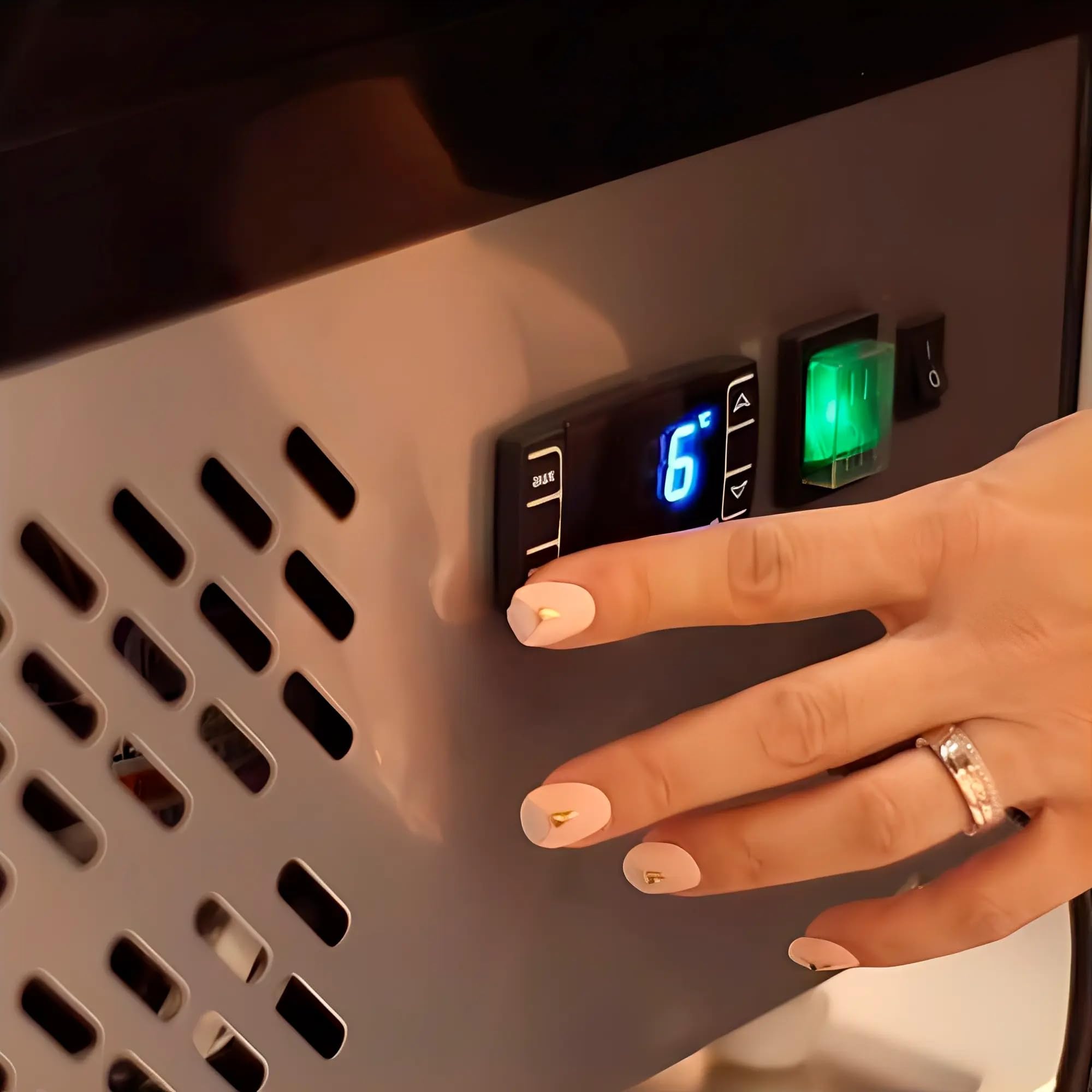 MBH – Vetrina refrigerata compatta professionale da banco, 100 litri, per la ristorazione. Frigorifero espositivo industriale da tavolo a 3 ripiani per bar, caffetteria e pasticceria.