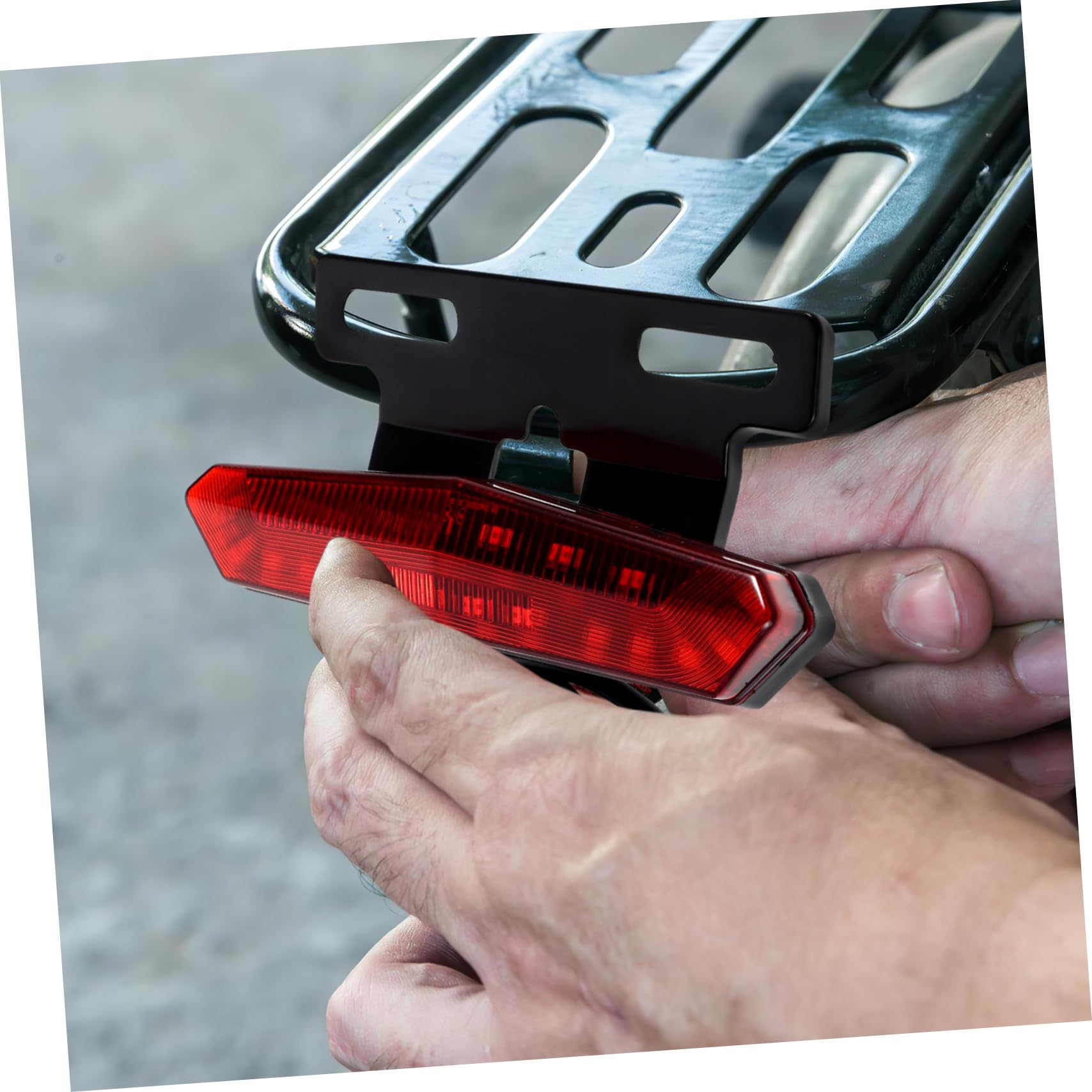 Alipis Kit de Feux Arrière LED pour Vélo Électrique avec Clignotants Bouton de Klaxon Lumières et Arrière Accessoires de Sécurité pour Trottinette Électrique et Vélos