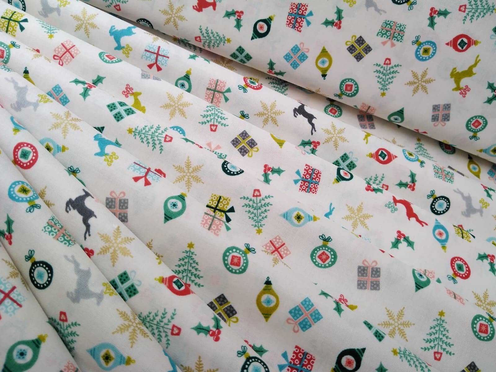 Simply Sew Crafty Multicoloured Simply Sew Crafty™ 100% Cotton Makower Fabric - Christmas Designs - Sold Per Metre/Half Metre (Cream With Reindeers/Hollies/Gifts/Baubles, 1 Metre)