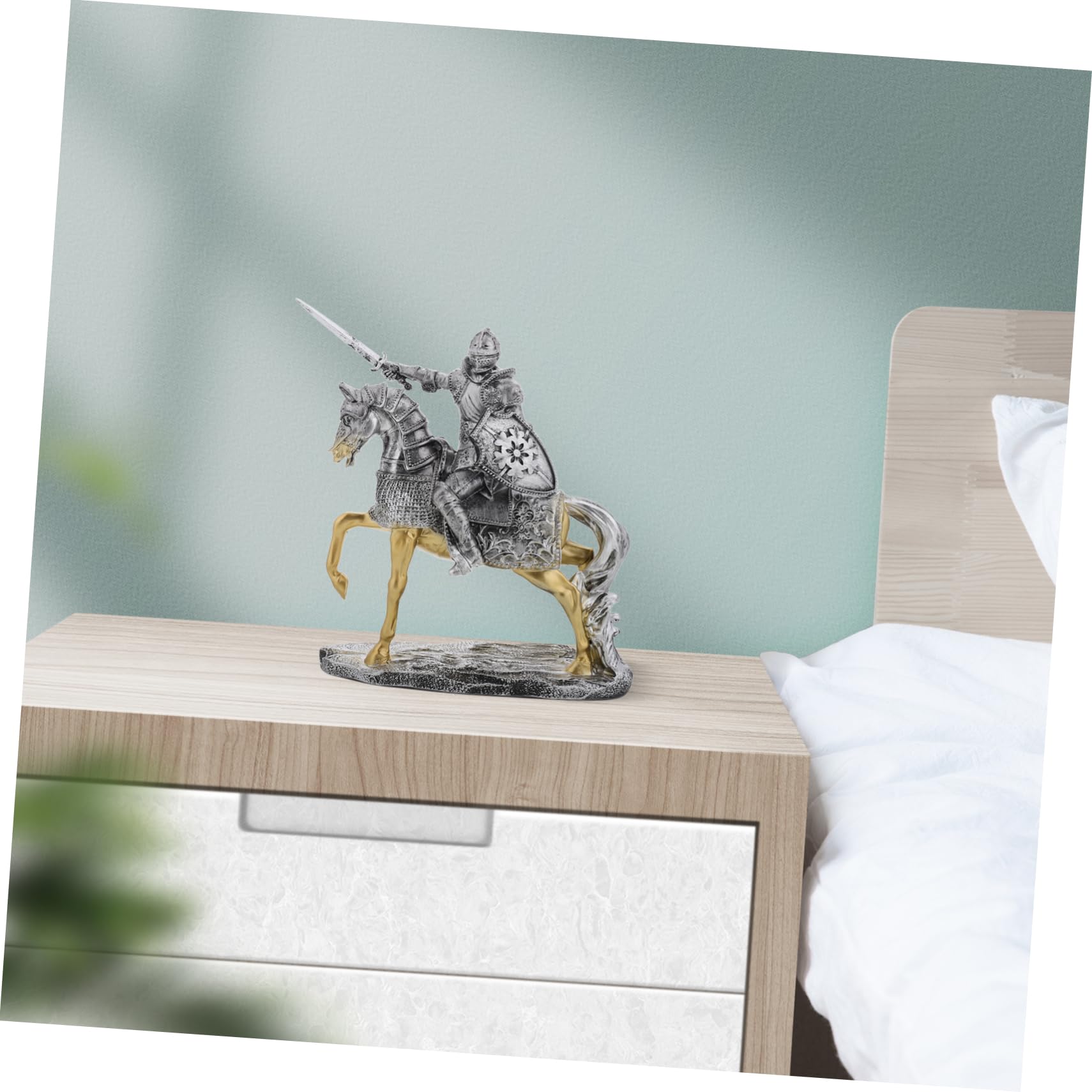 VANZACK Miniatur Ritterstatue Silber aus Kunstharz für Tischdekoration | Vintage Retro Stil, Feine Verarbeitung mit Detailreicher Ausführung, Passend als Büro und Wohnaccessoire