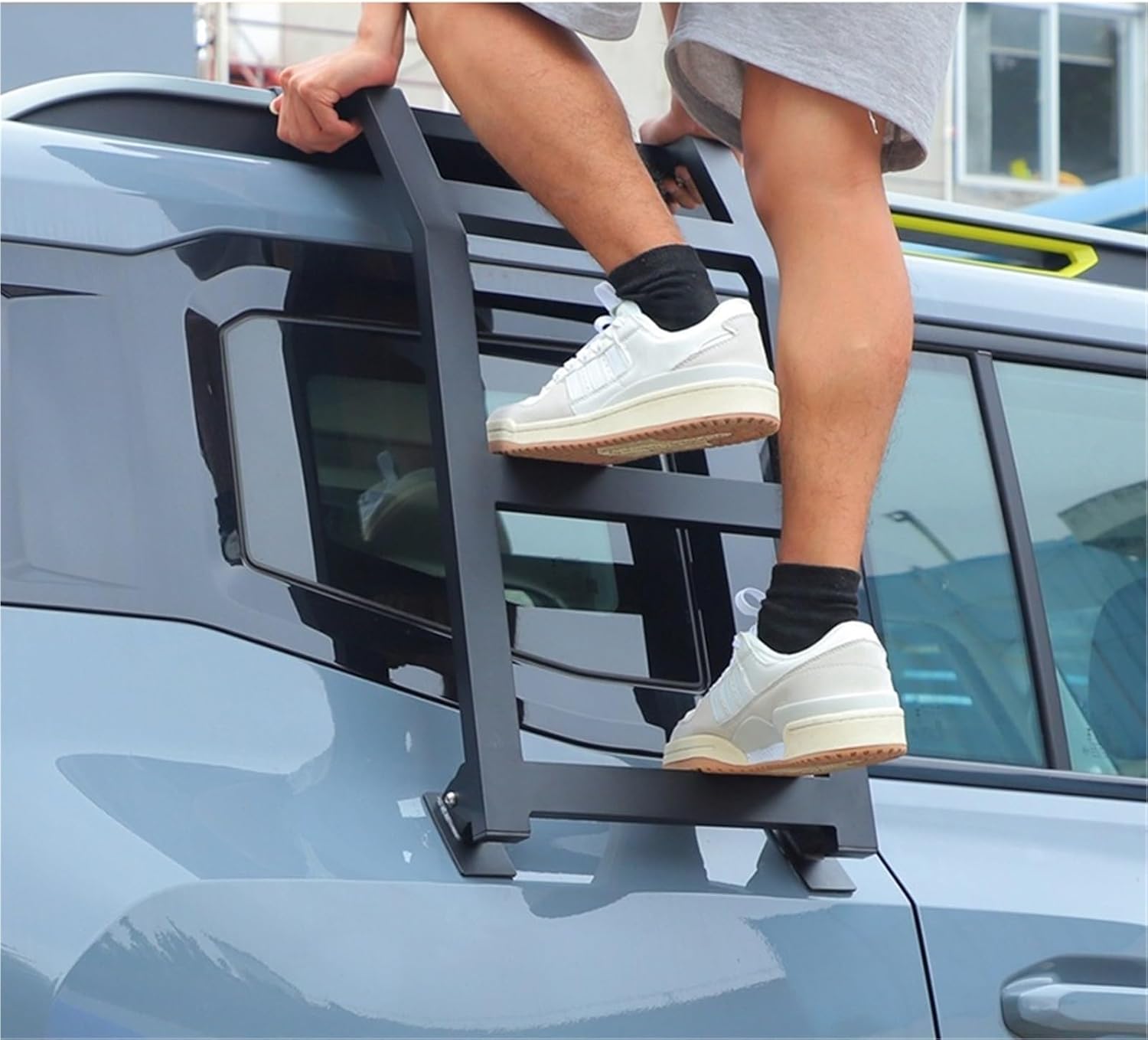 Compatible with Chery Jetour Traveler T2 2023 2024 Up Car Rear Window Extension Climbing Ladder Protective Frames