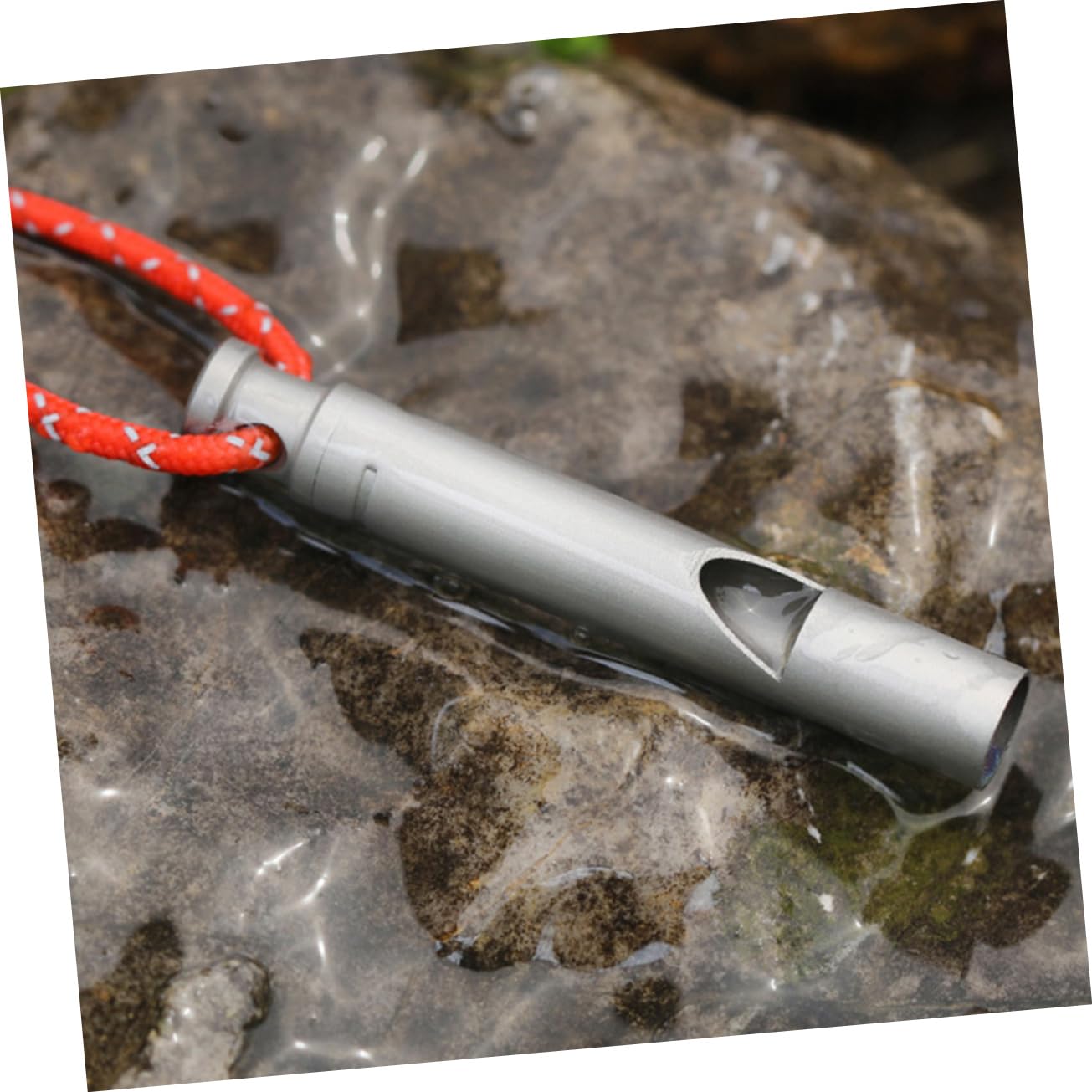 SUPVOX Silbato de Titanio Light Whistle Titanium Rope policia Fuerte Silbato de Emergencia Silbato Colgante Silbato Aire cordón de Silbato Suministro para Acampar Silver