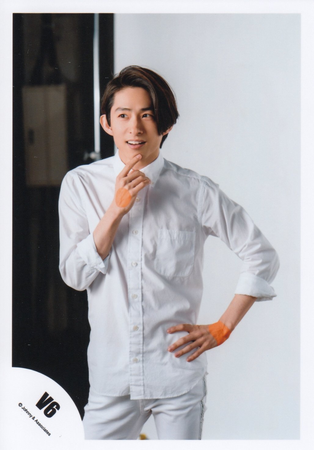 Amazon.co.jp: V6 公式生写真 （三宅健）VMI00045 : おもちゃ