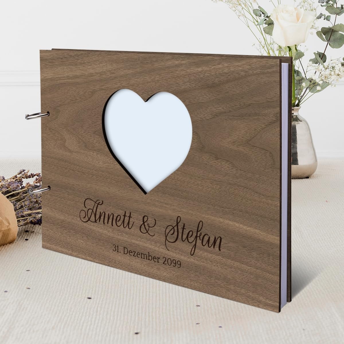 Hochzeit Gästebuch Nussbaum Holz Gravur individuell Holzcover mit 72 Blatt |144 Naturpapier Innenseiten DIN A4 quer 302 x 215 mm - Herz