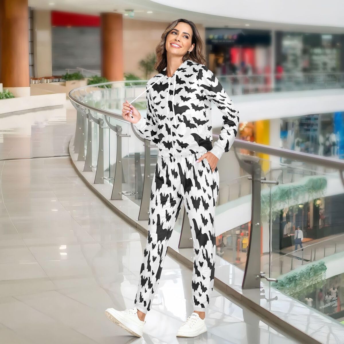 Conjunto deportivo de 2 piezas para mujer, diseño de murciélagos de Halloween, color blanco y negro, conjunto deportivo de manga larga para Halloween, gótico
