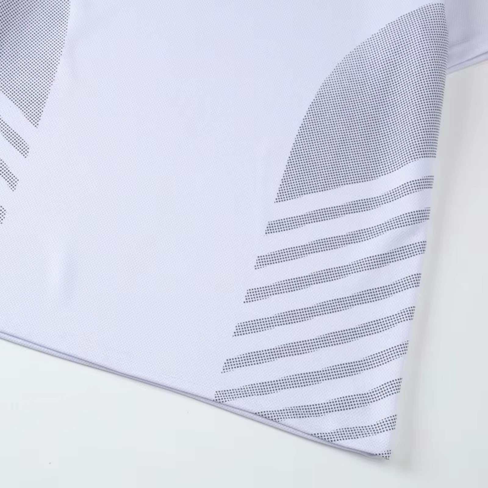 Camiseta de entrenamiento de secado rápido para hombre, transpirable, cuello redondo, manga corta con tira reflectante para gimnasio y correr — view 2